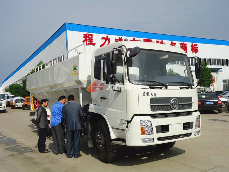 東風(fēng)天錦散裝飼料運(yùn)輸車圖片