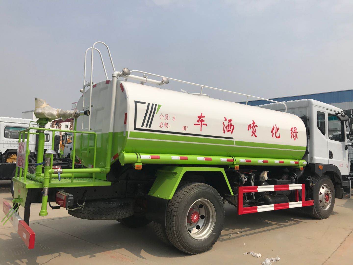 东风D9洒水车