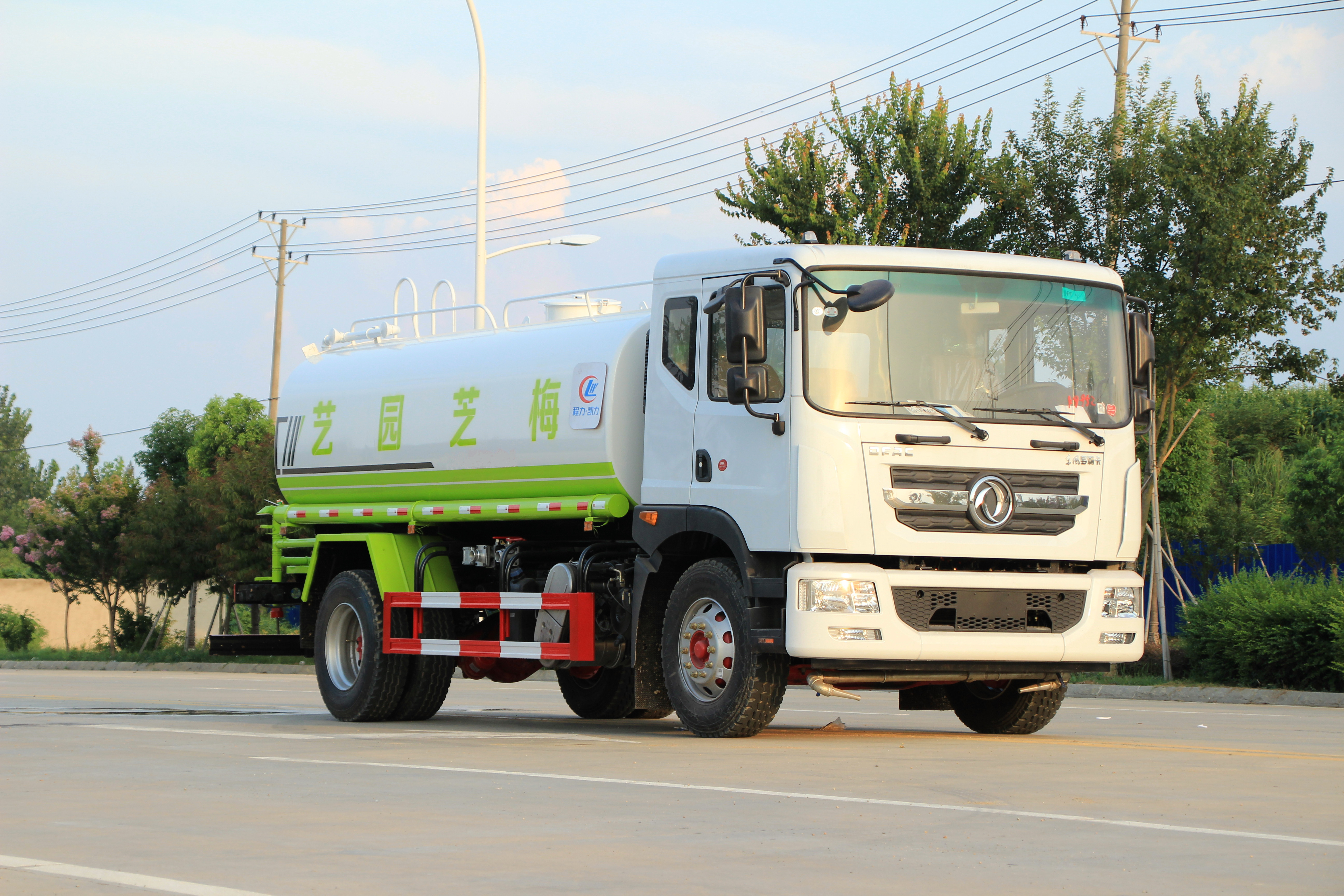 東風D9多利卡灑水車