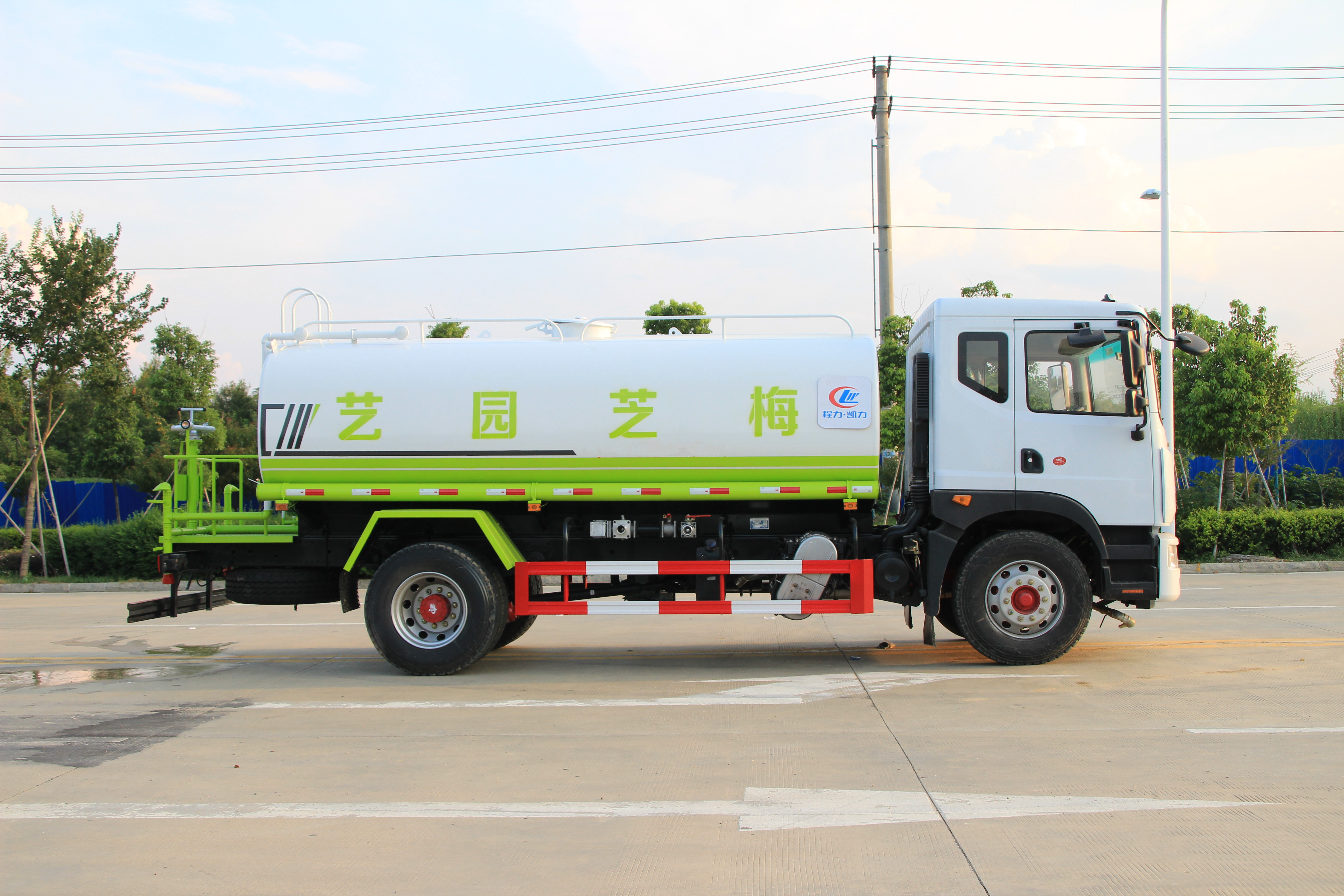東風D9灑水車