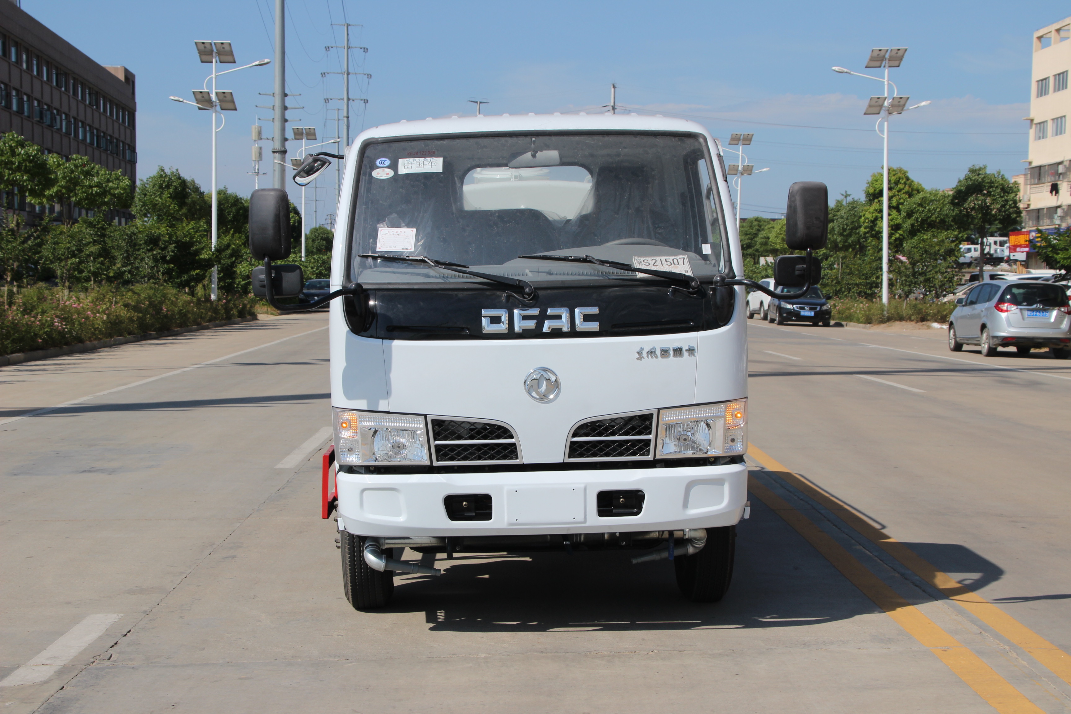 多利卡灑水車