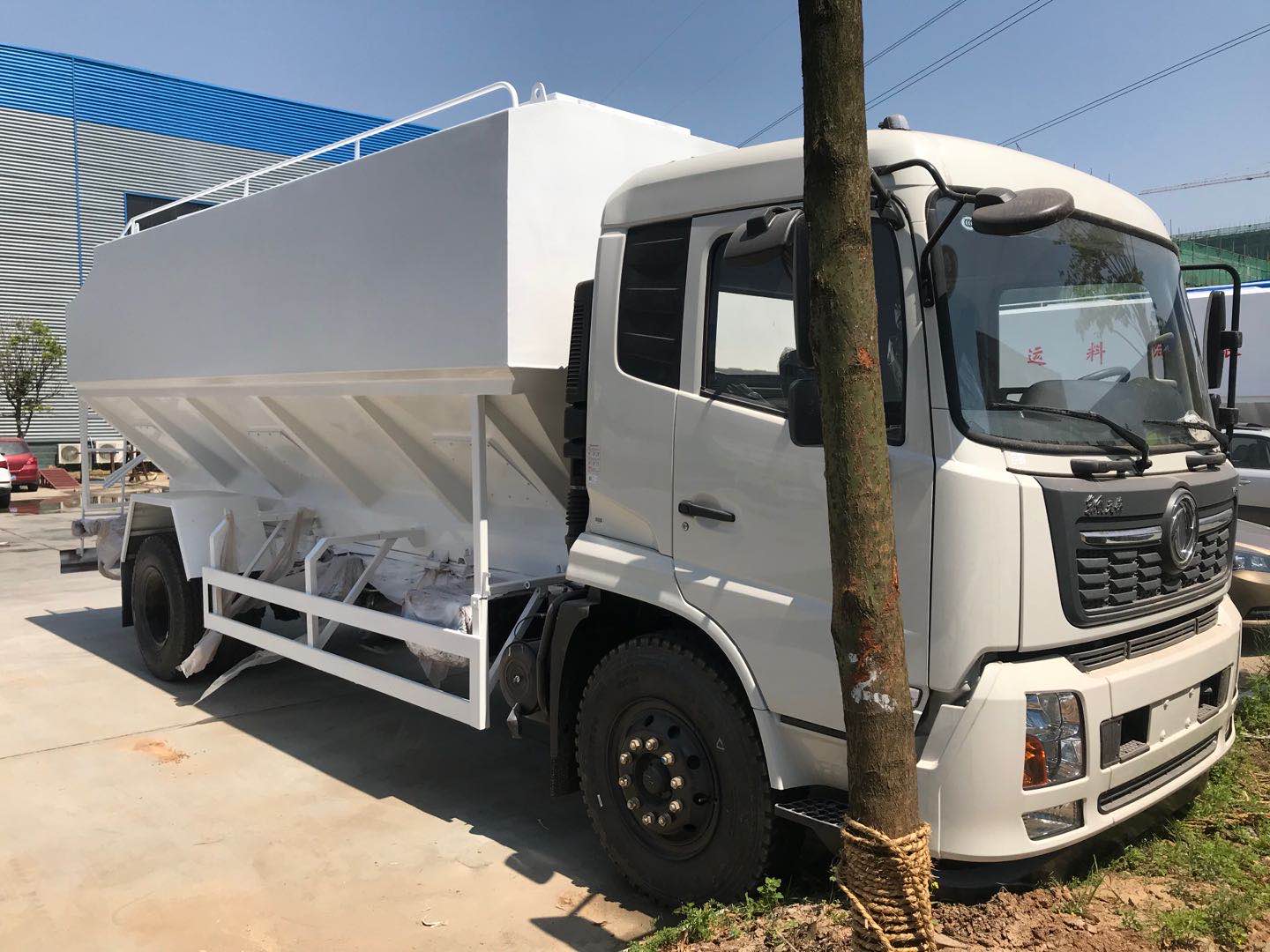 20方散裝飼料車