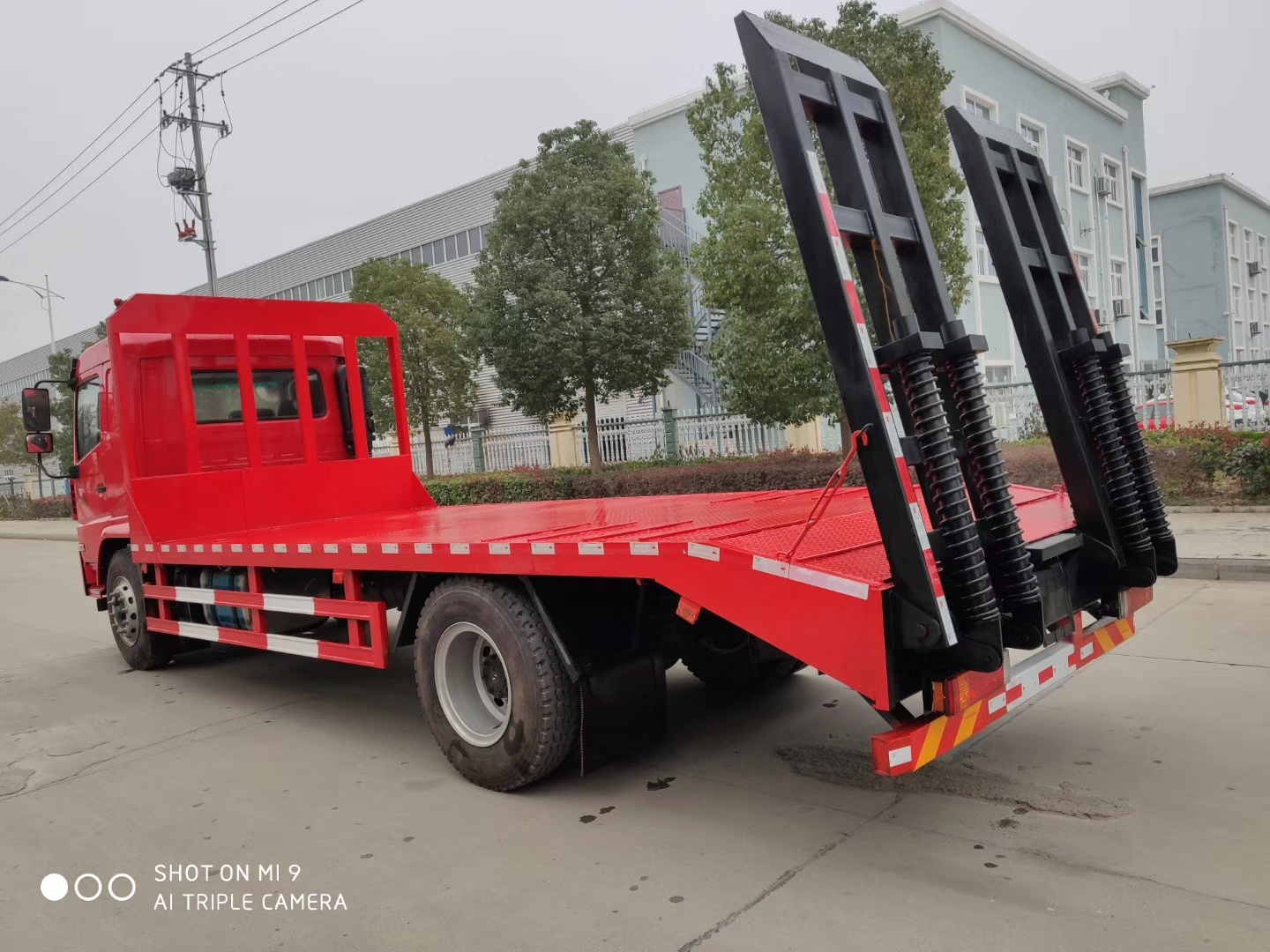 平板車,陜汽平板車,軒德平板車,挖機拖車,勾機拖車,平板車廠家,平板車價格,平板車圖片,廠家直銷:18771329166