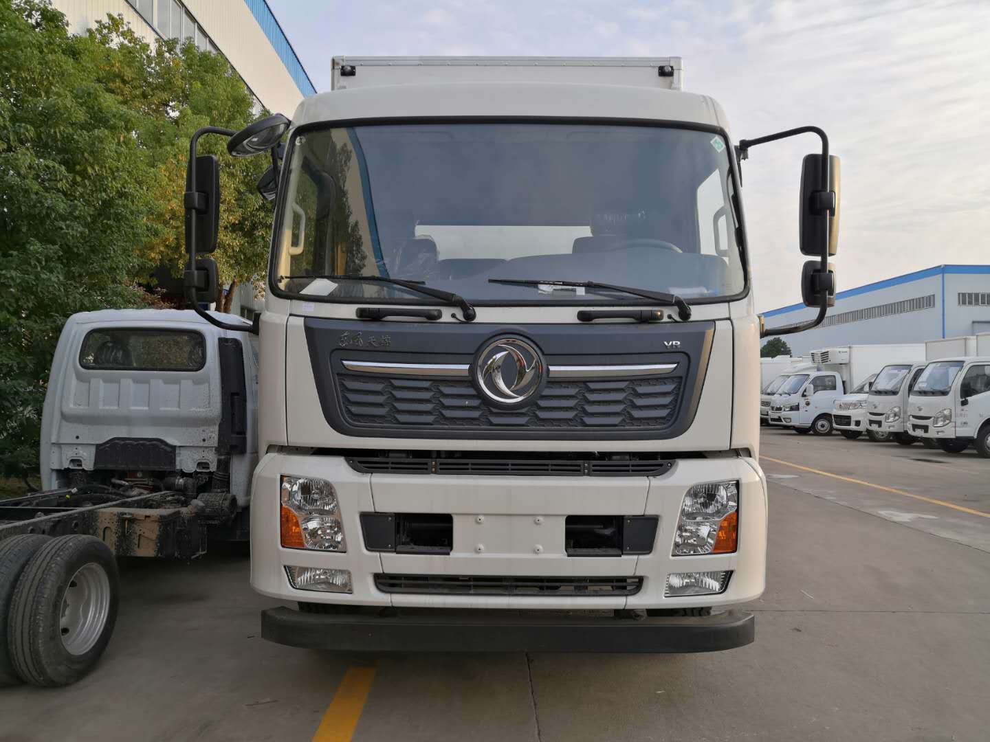 東風(fēng)天錦豬苗車