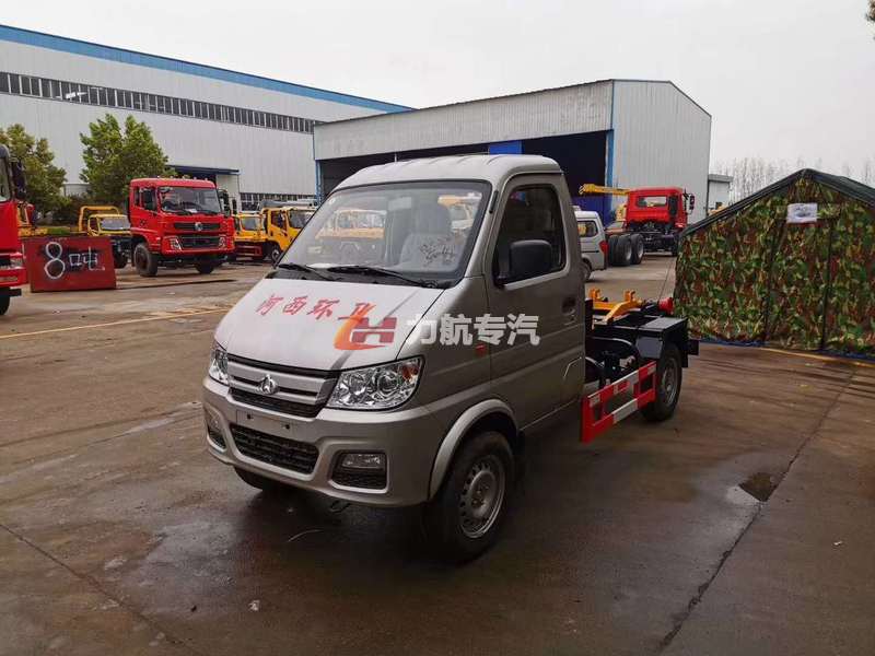 長(zhǎng)安3噸勾臂垃圾車圖片