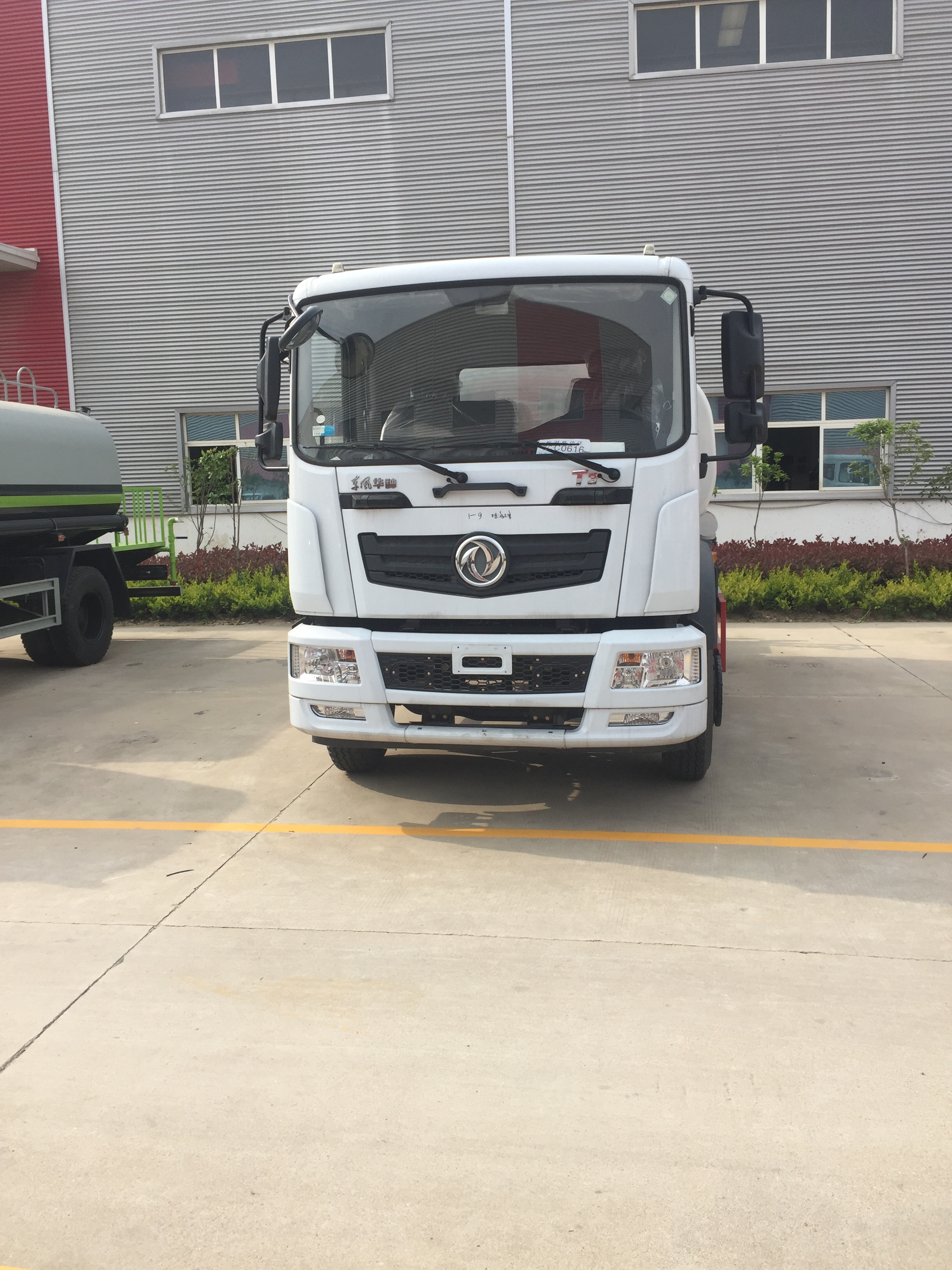 東風(fēng)T3 灑水車 (1)