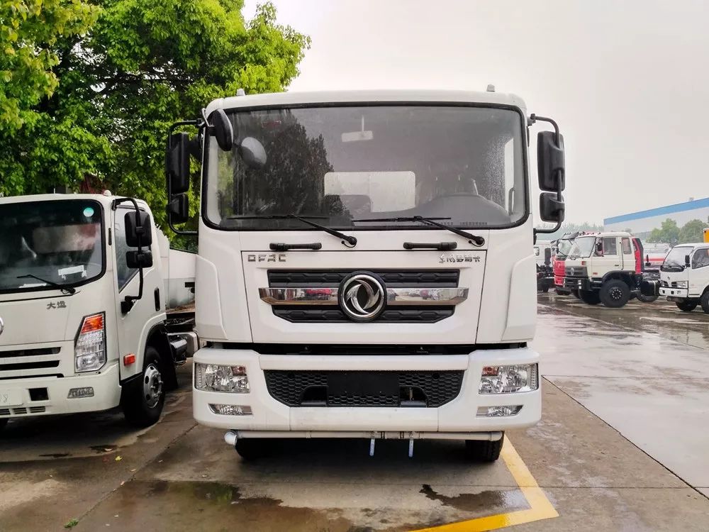 環(huán)衛(wèi)車,灑水車,抑塵車,東風(fēng)抑塵車,10噸抑塵車,多利卡抑塵車,廠家直銷:18771329166