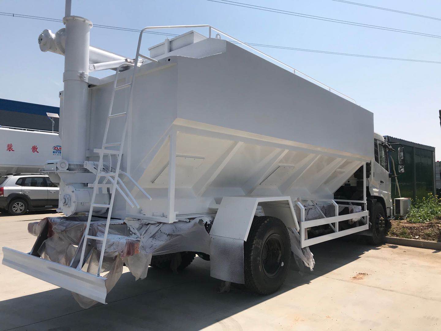 20方散裝飼料車