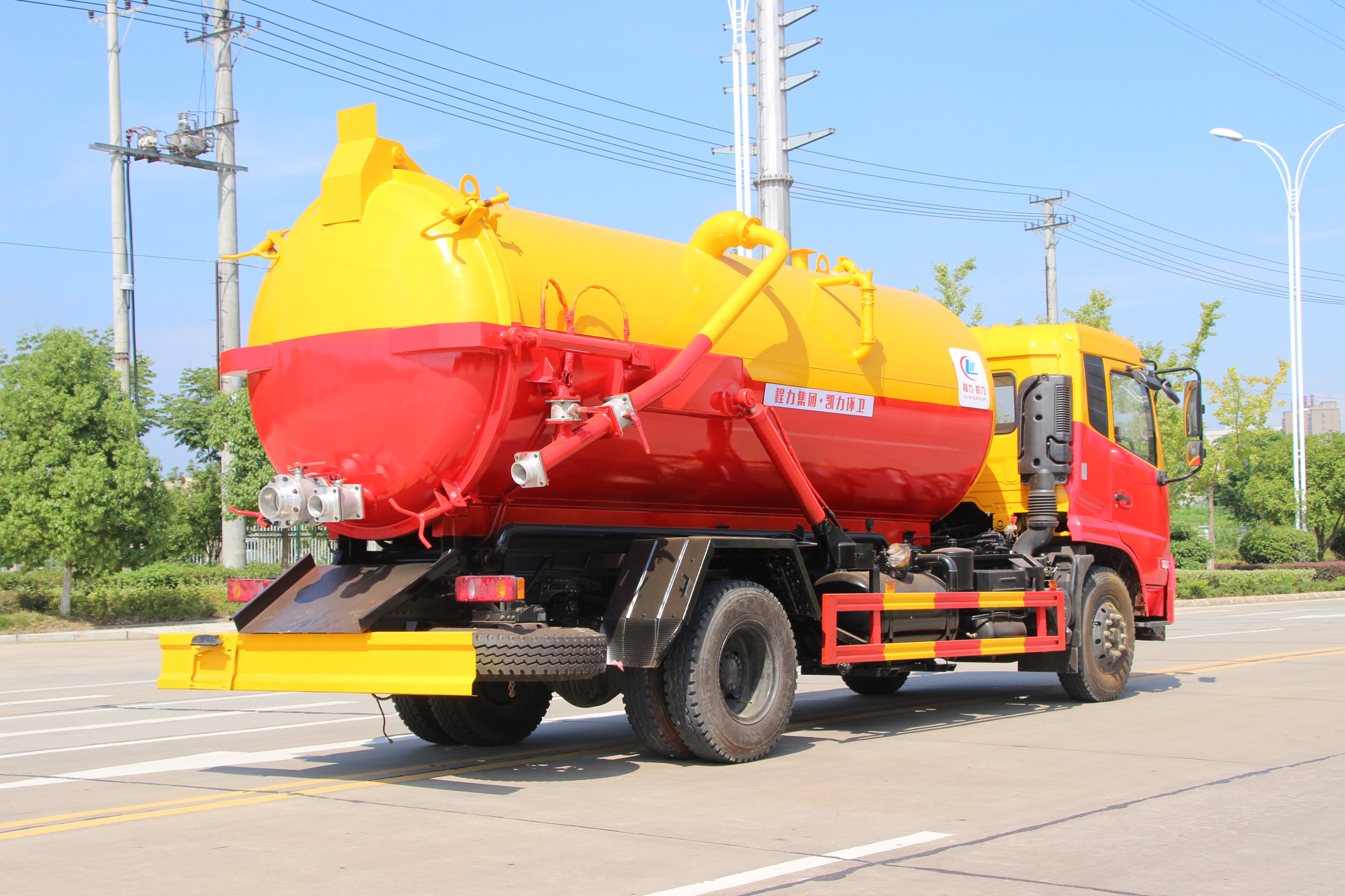 吸污車