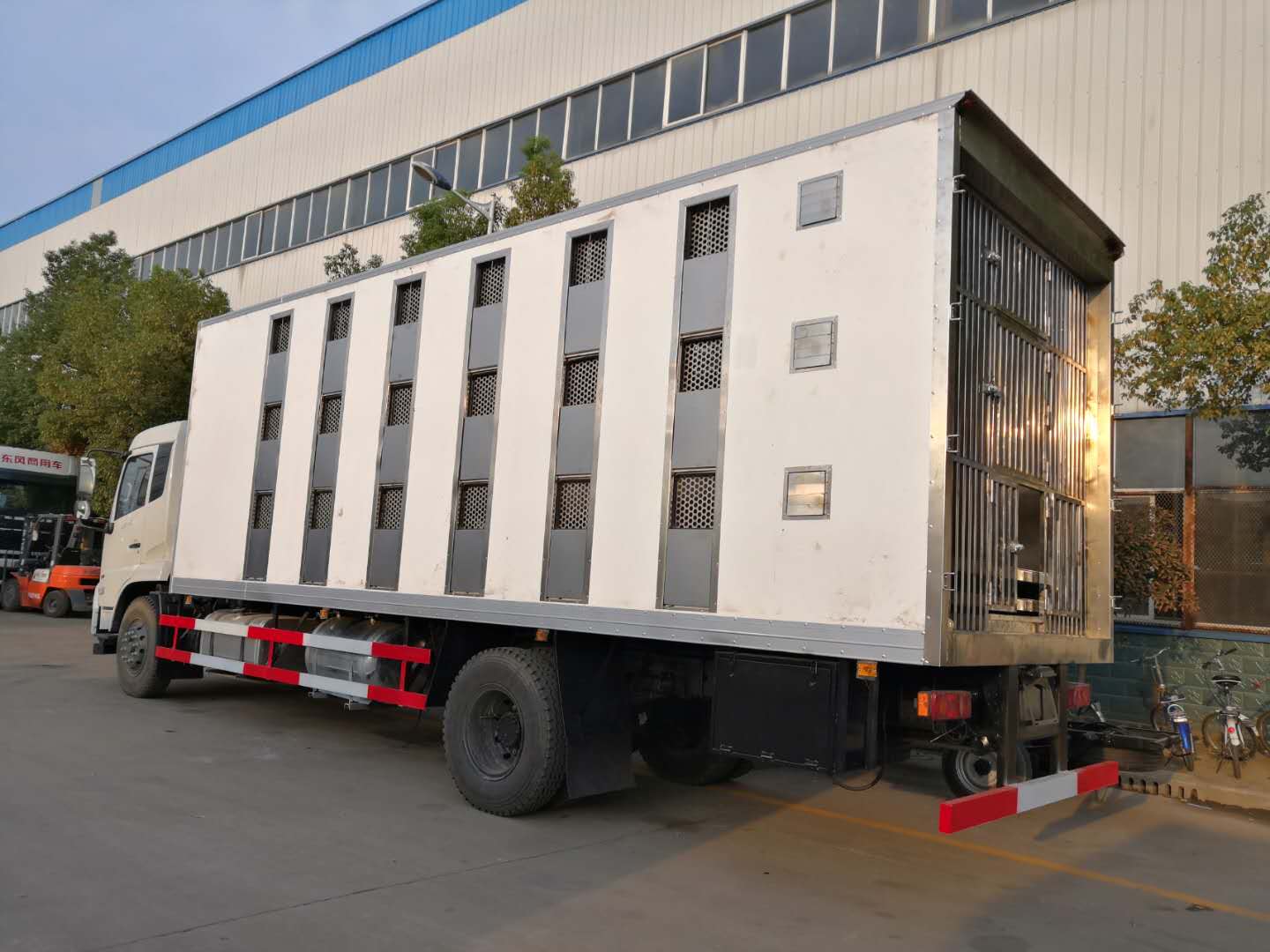 豬苗運(yùn)輸車