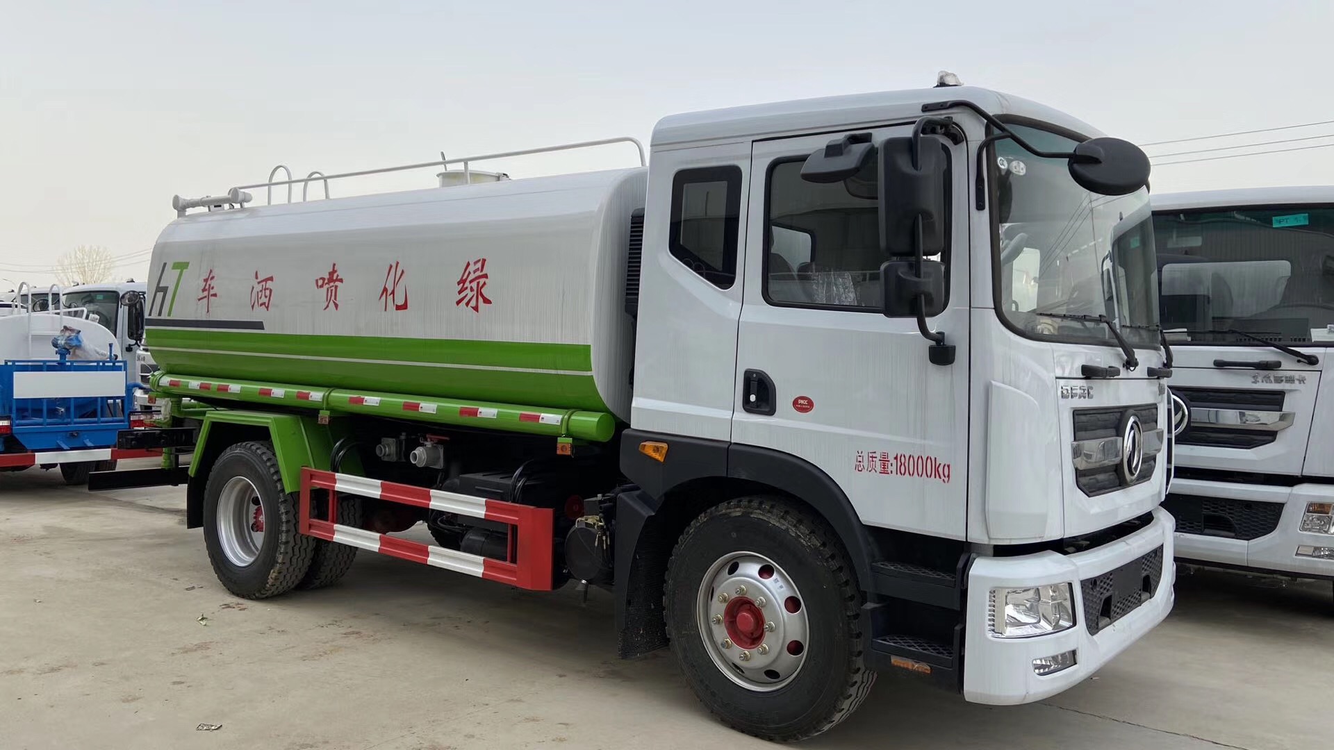東風(fēng)D9多利卡灑水車 (3)