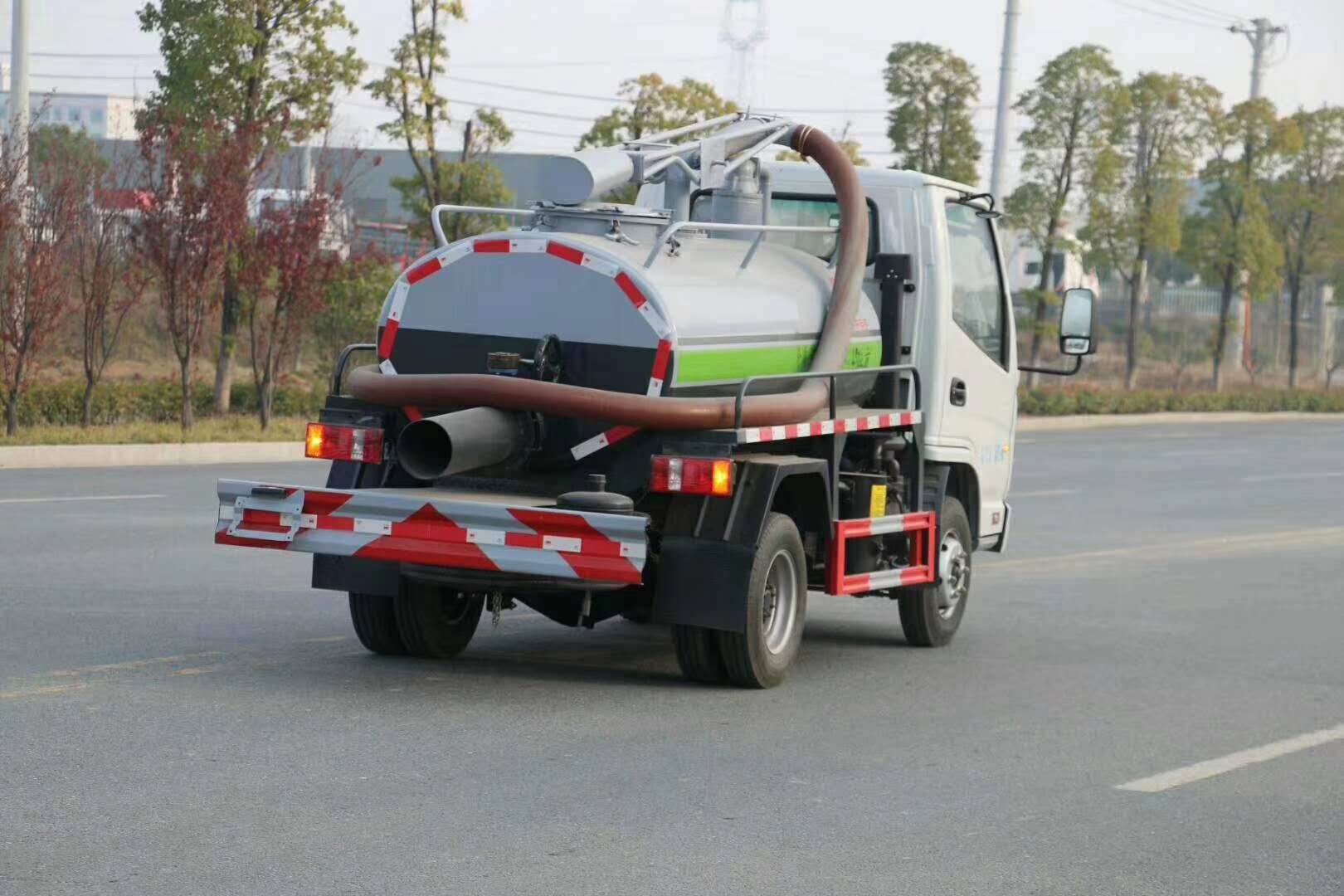 吸糞車