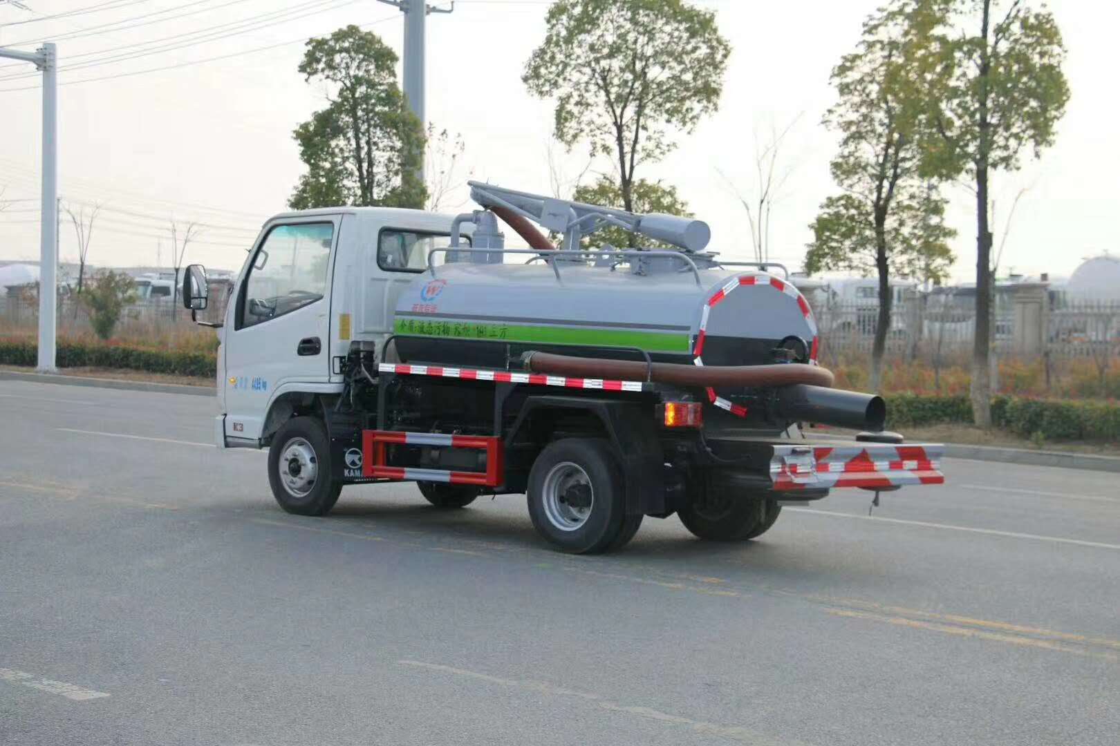 吸粪车