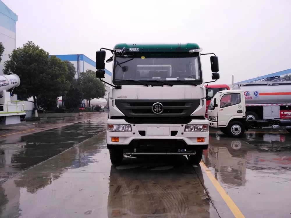 環(huán)衛(wèi)車,灑水車,霧炮車,重汽霧炮車,斯太爾霧炮車,16噸霧炮車,噴霧車,廠家直銷:18771329166