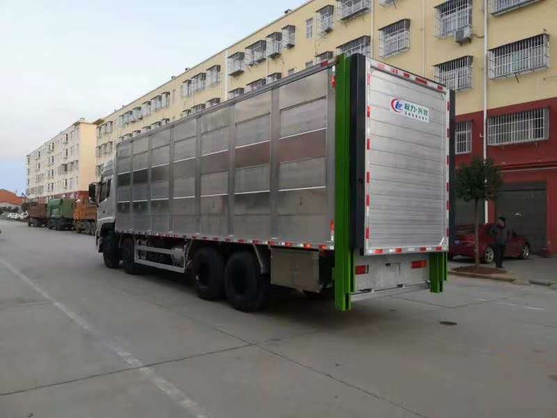 豬仔運(yùn)輸車(chē)