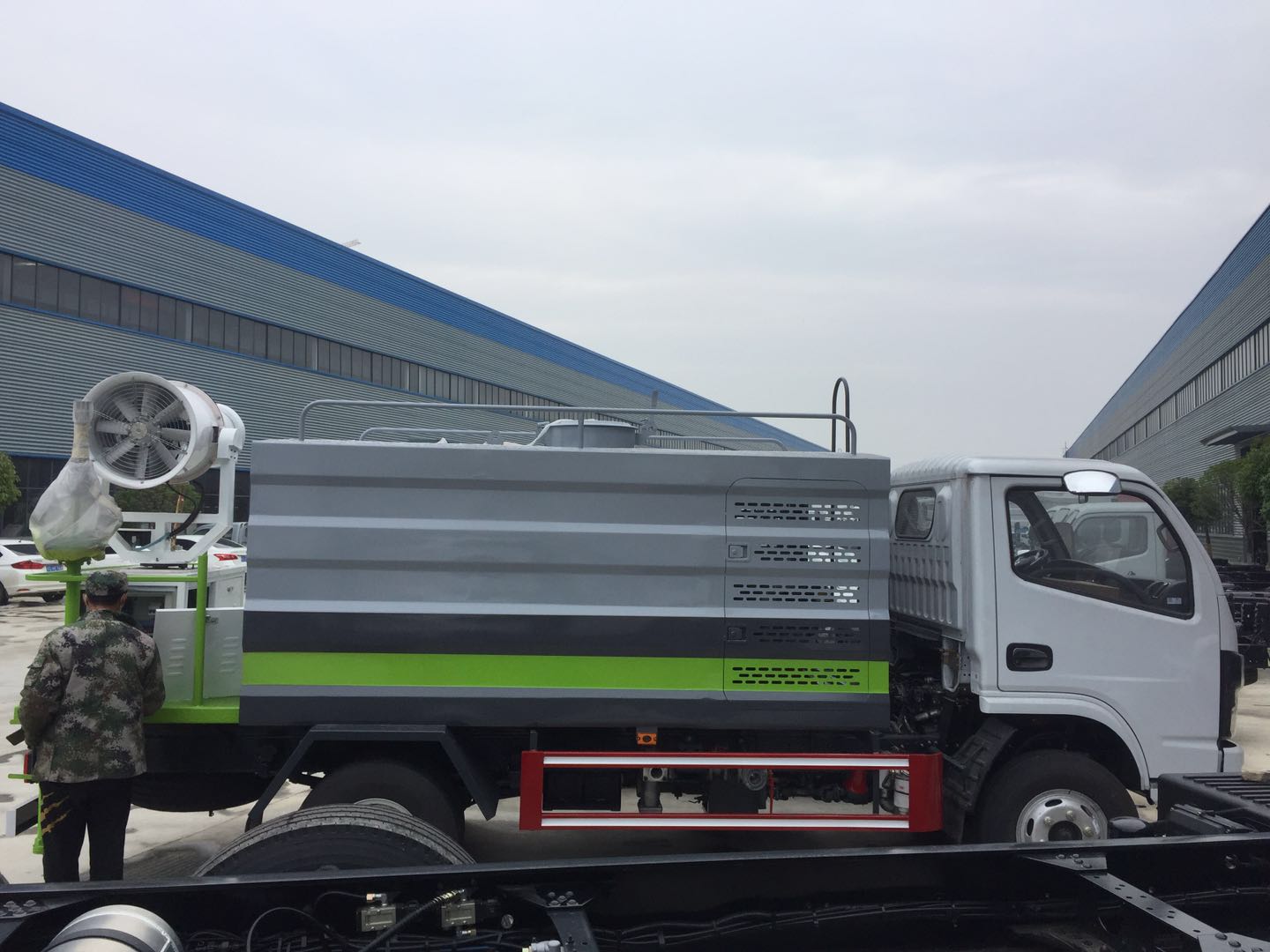 東風(fēng)福瑞卡抑塵車2