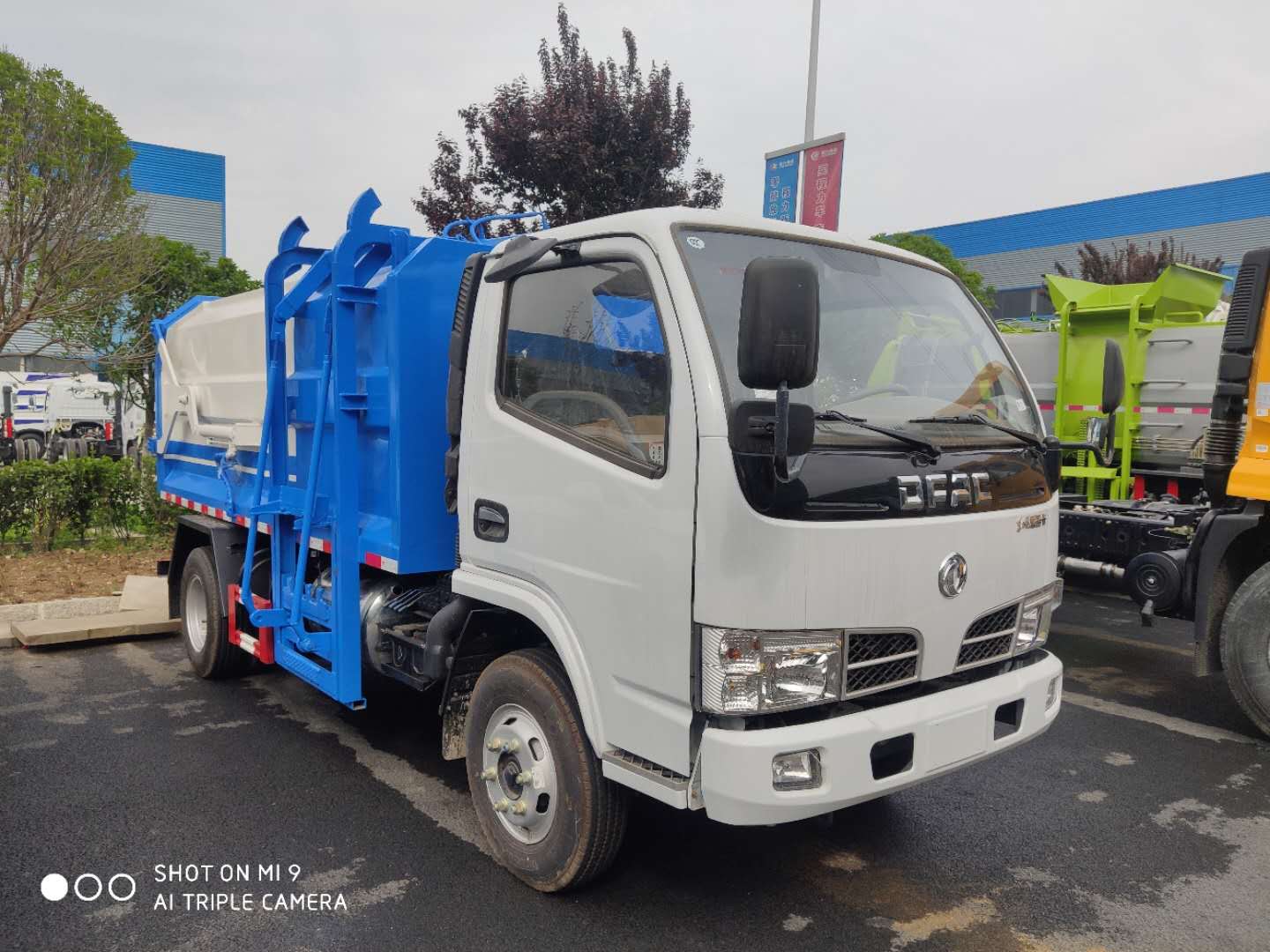 掛桶垃圾車
