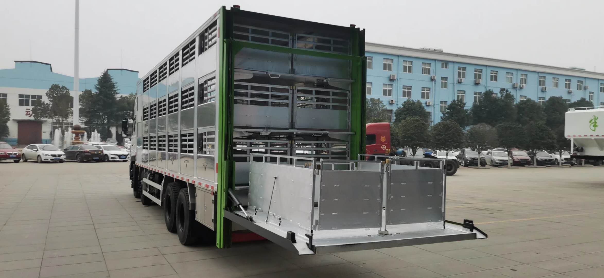 豬苗運(yùn)輸車