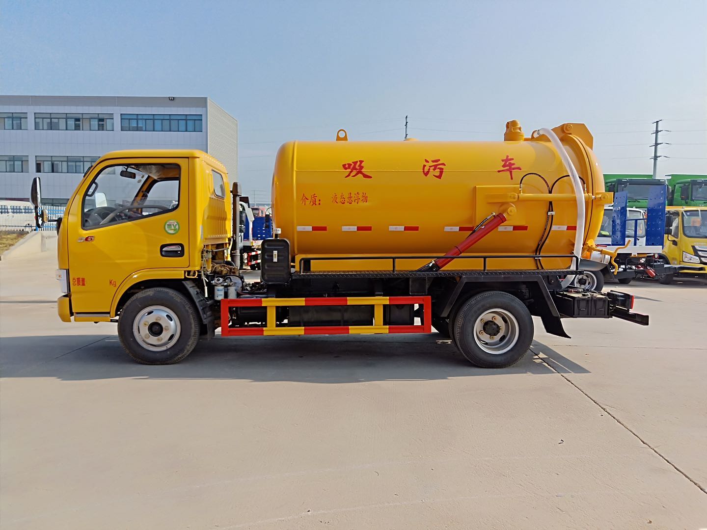 東風(fēng)5方吸污車 (7)