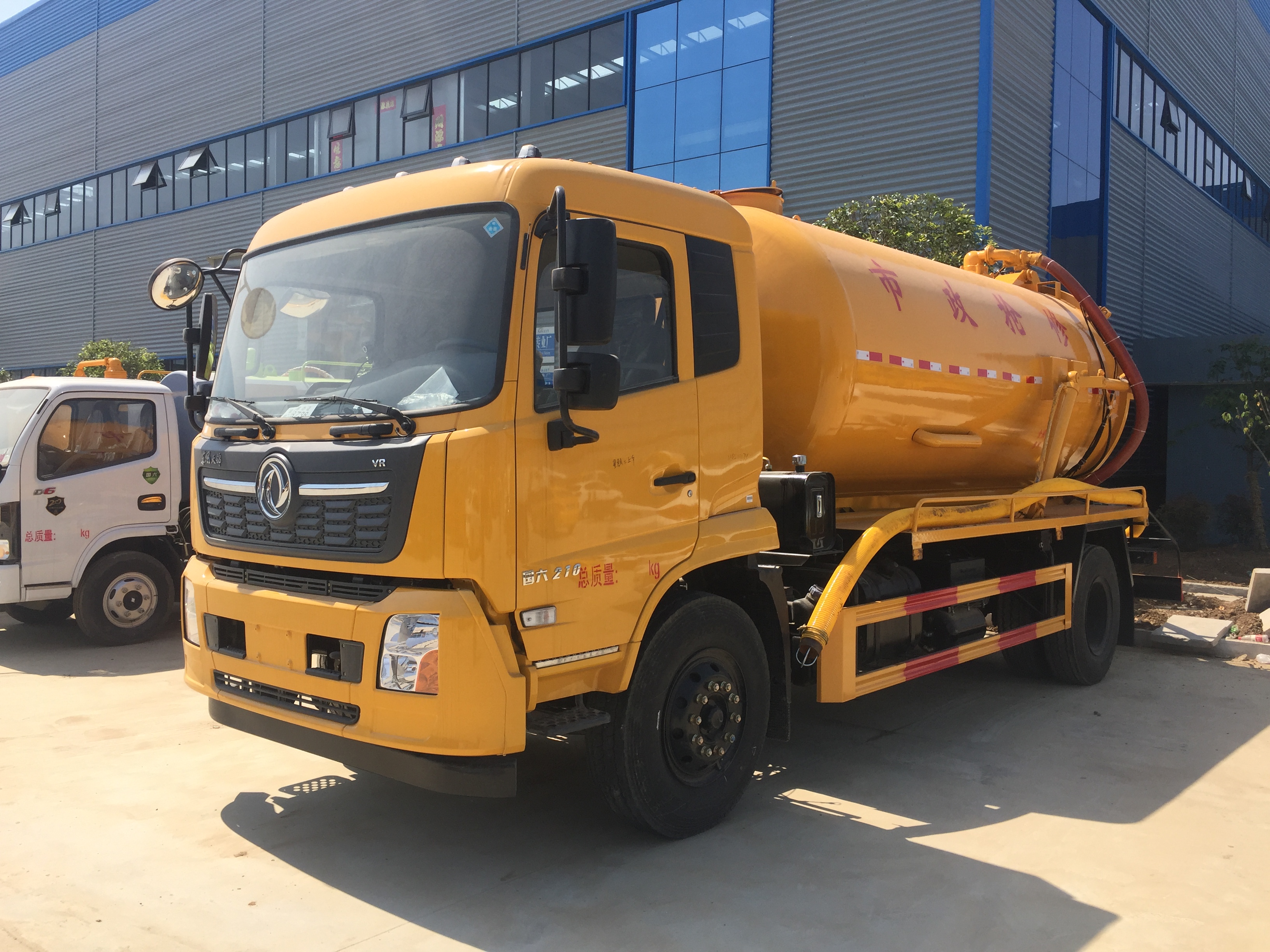 東風(fēng)天錦吸污車 (3)