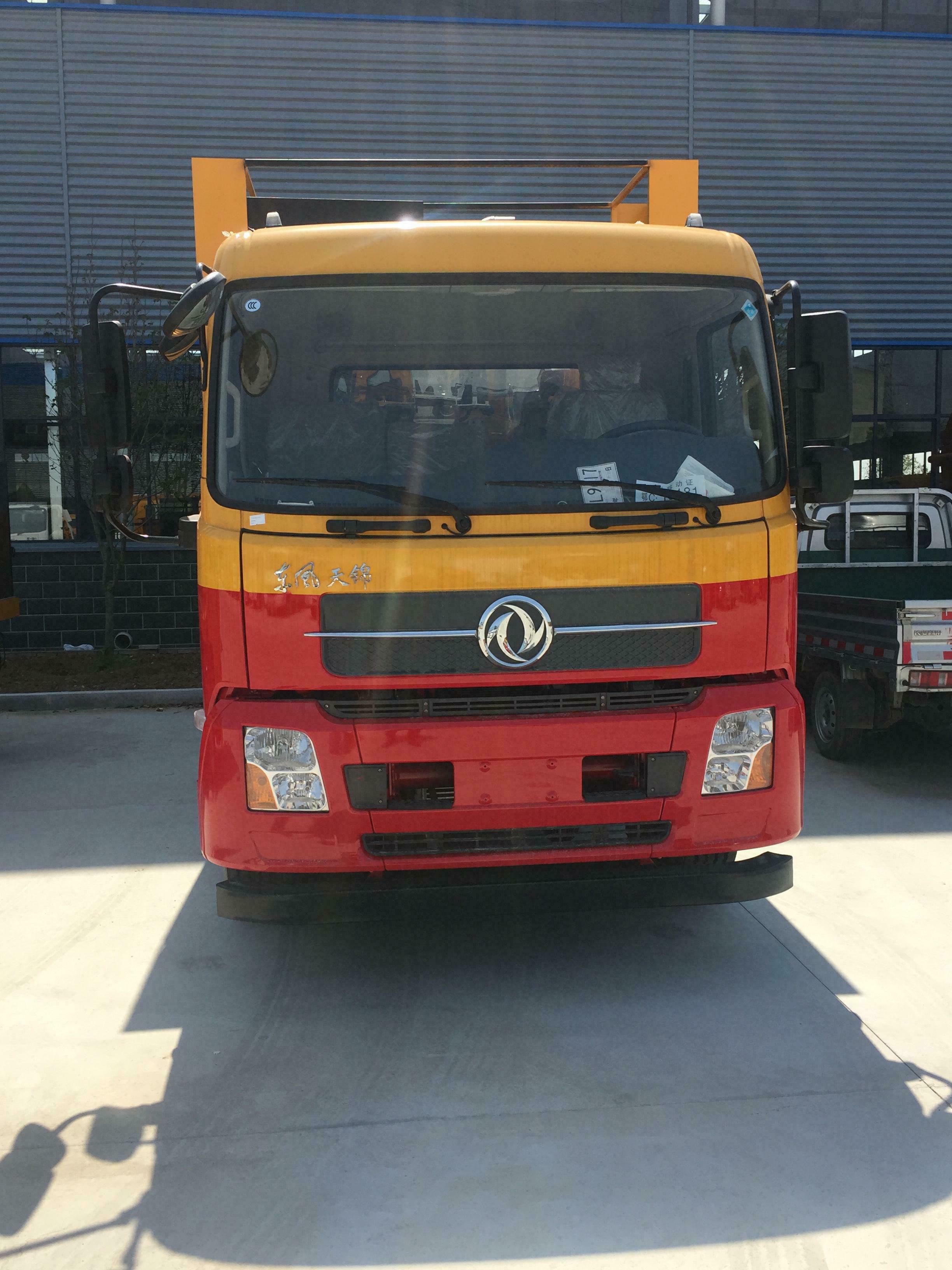 東風(fēng)天錦清洗吸污車 (1)