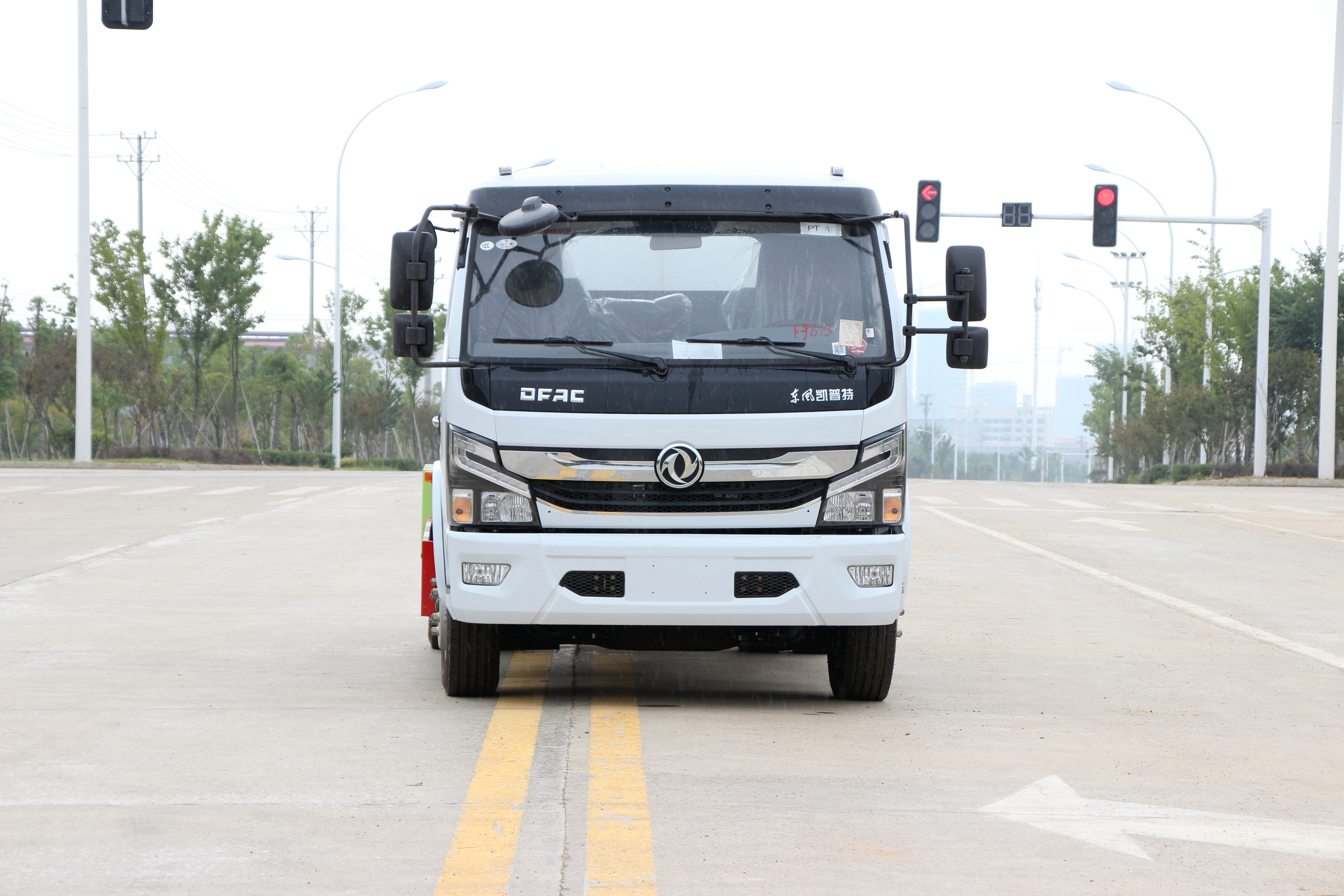 國六9方大多利卡灑水車