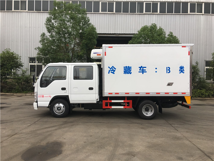 省油冠軍冷鏈車,3.2米五十鈴100P雙排冷藏車