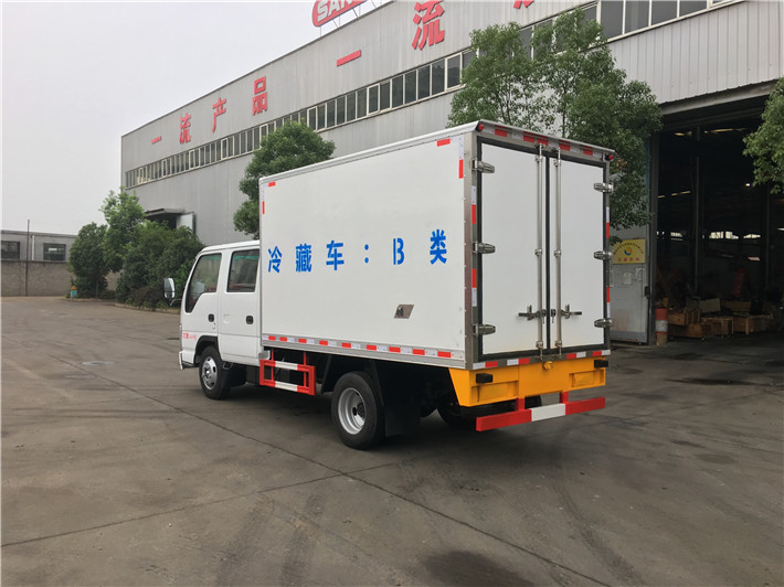 省油冠軍冷鏈車,3.2米五十鈴100P雙排冷藏車