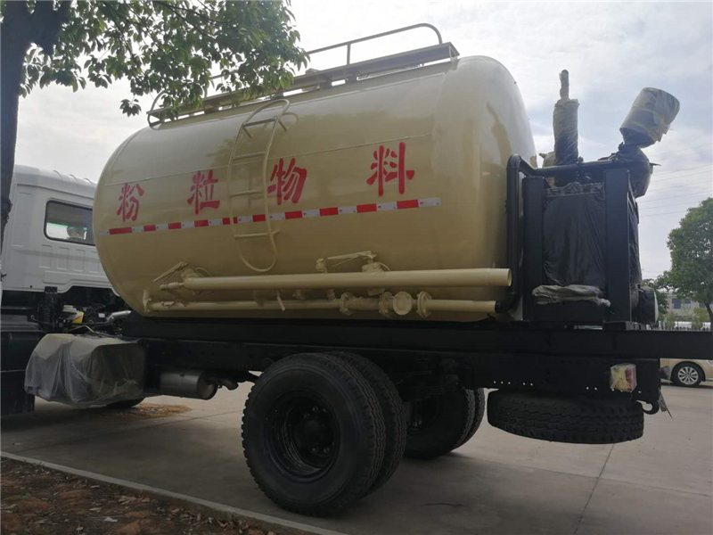 厂家私人订制粉粒物料15方罐车,特殊用途粉粒物料车