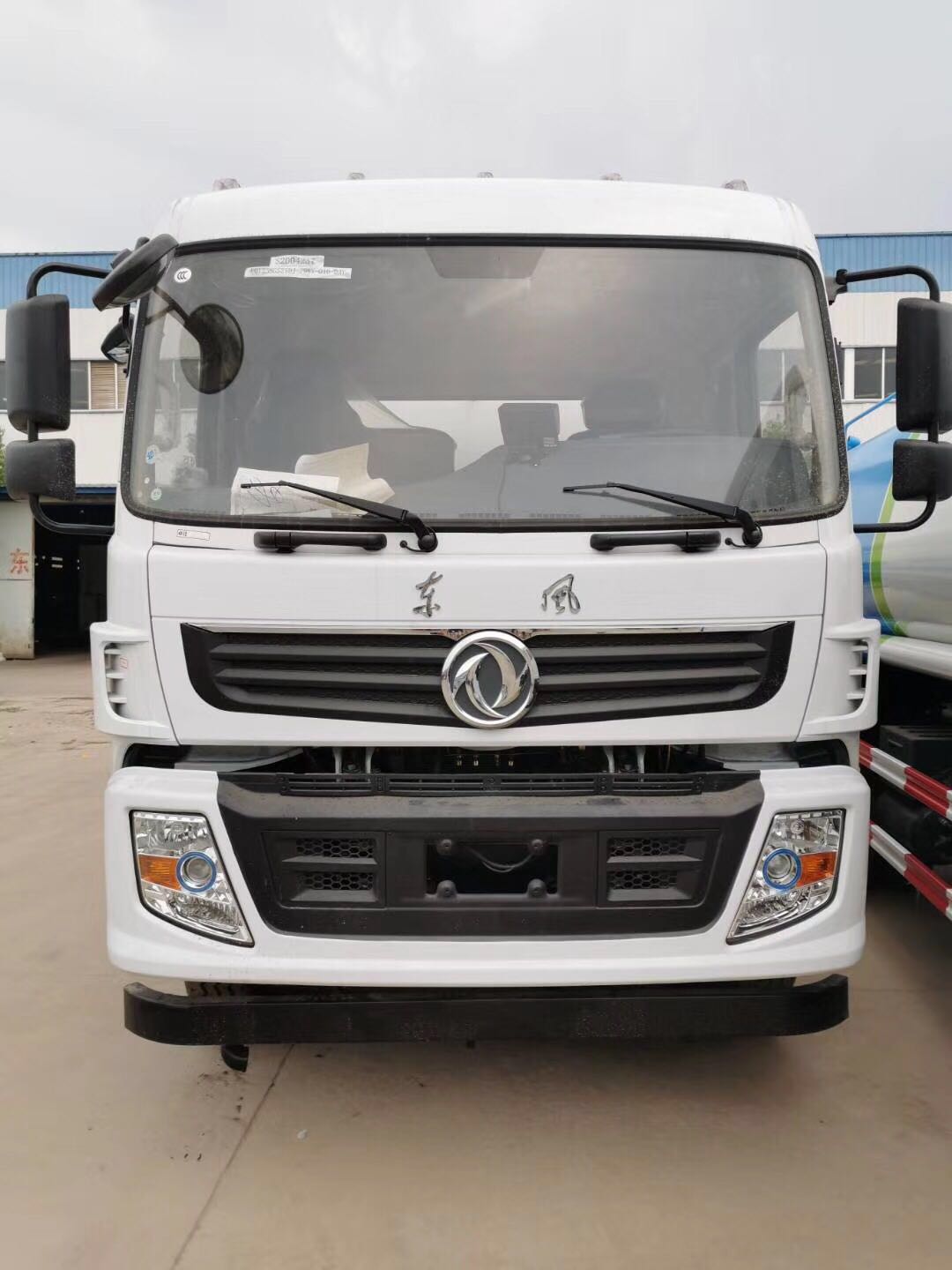 國五東風后八輪22方灑水車 (2)