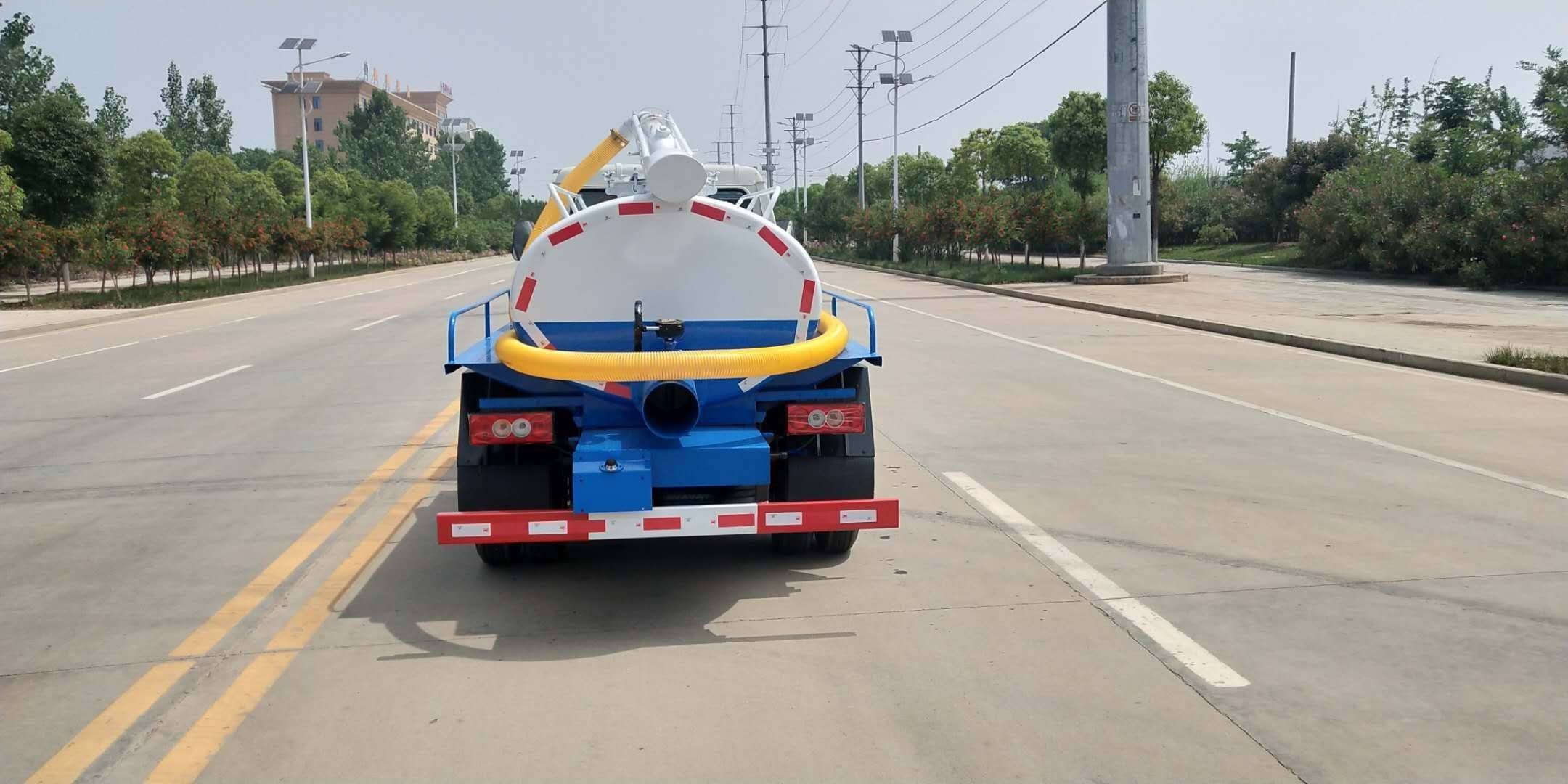 國六福田時(shí)代小卡3吸糞車,藍(lán)牌不超重吸糞車