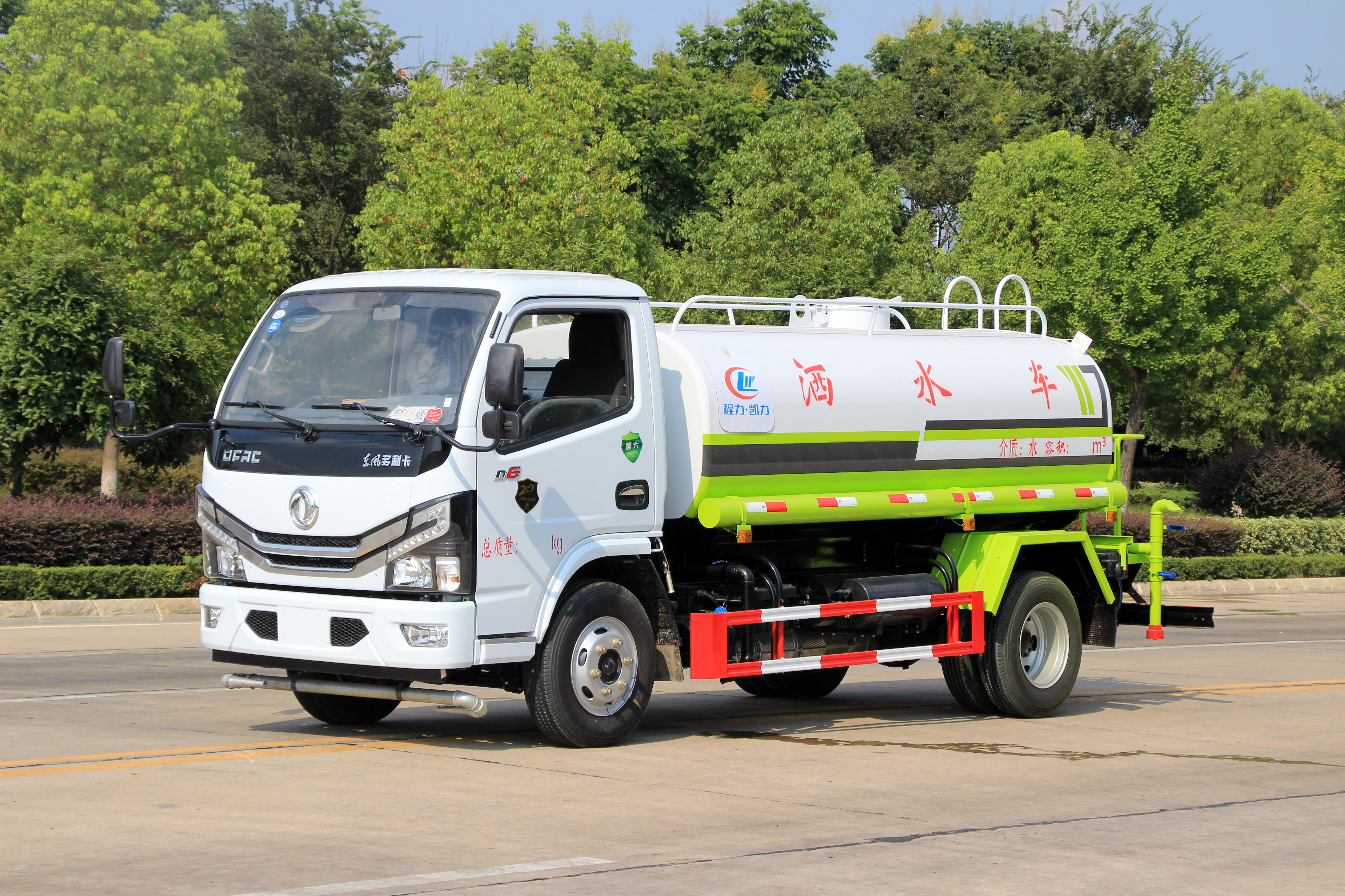 东风国六小多利卡洒水车