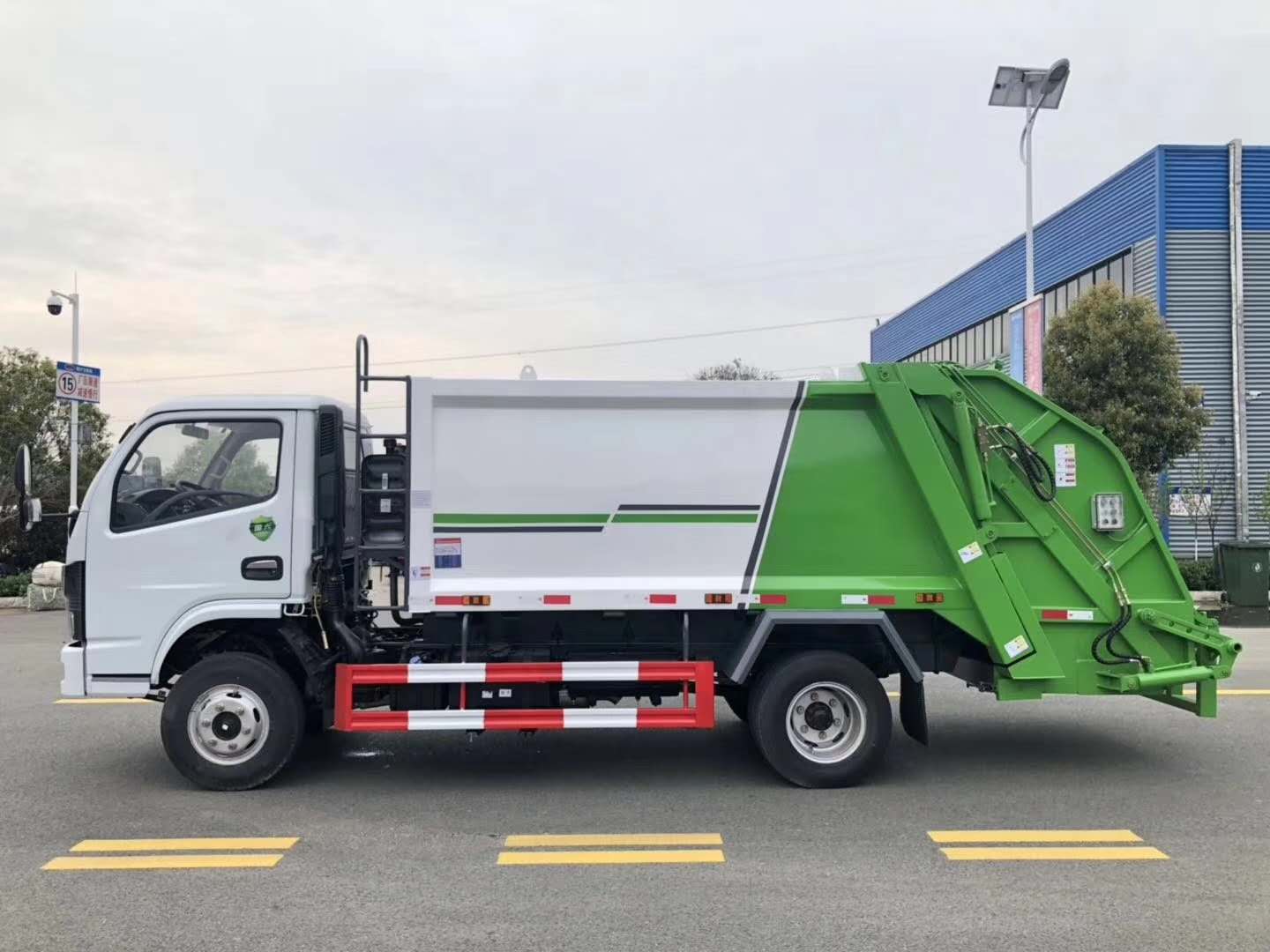 6方壓縮垃圾車