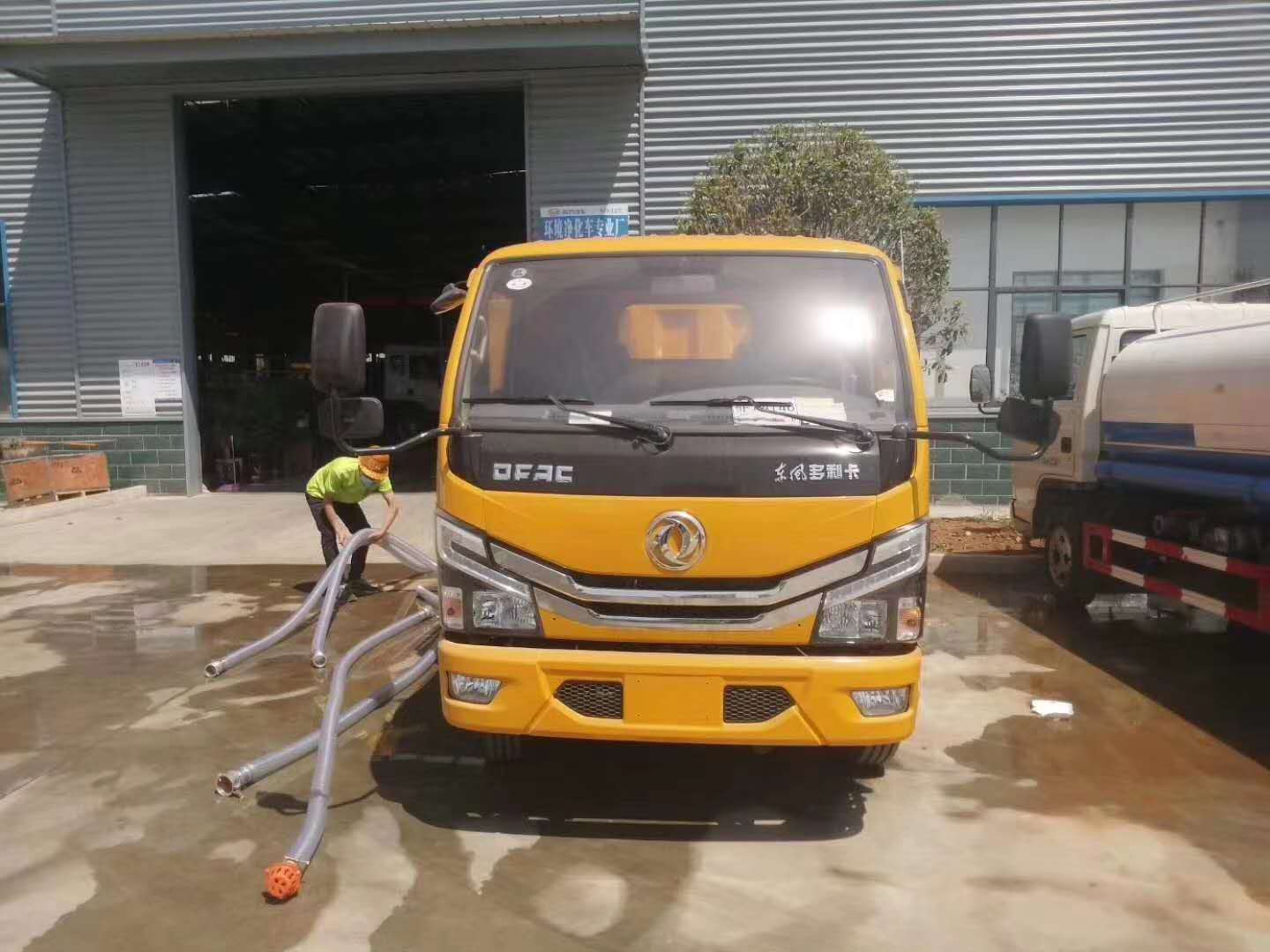 東風(fēng)多利卡不超重清洗吸污車