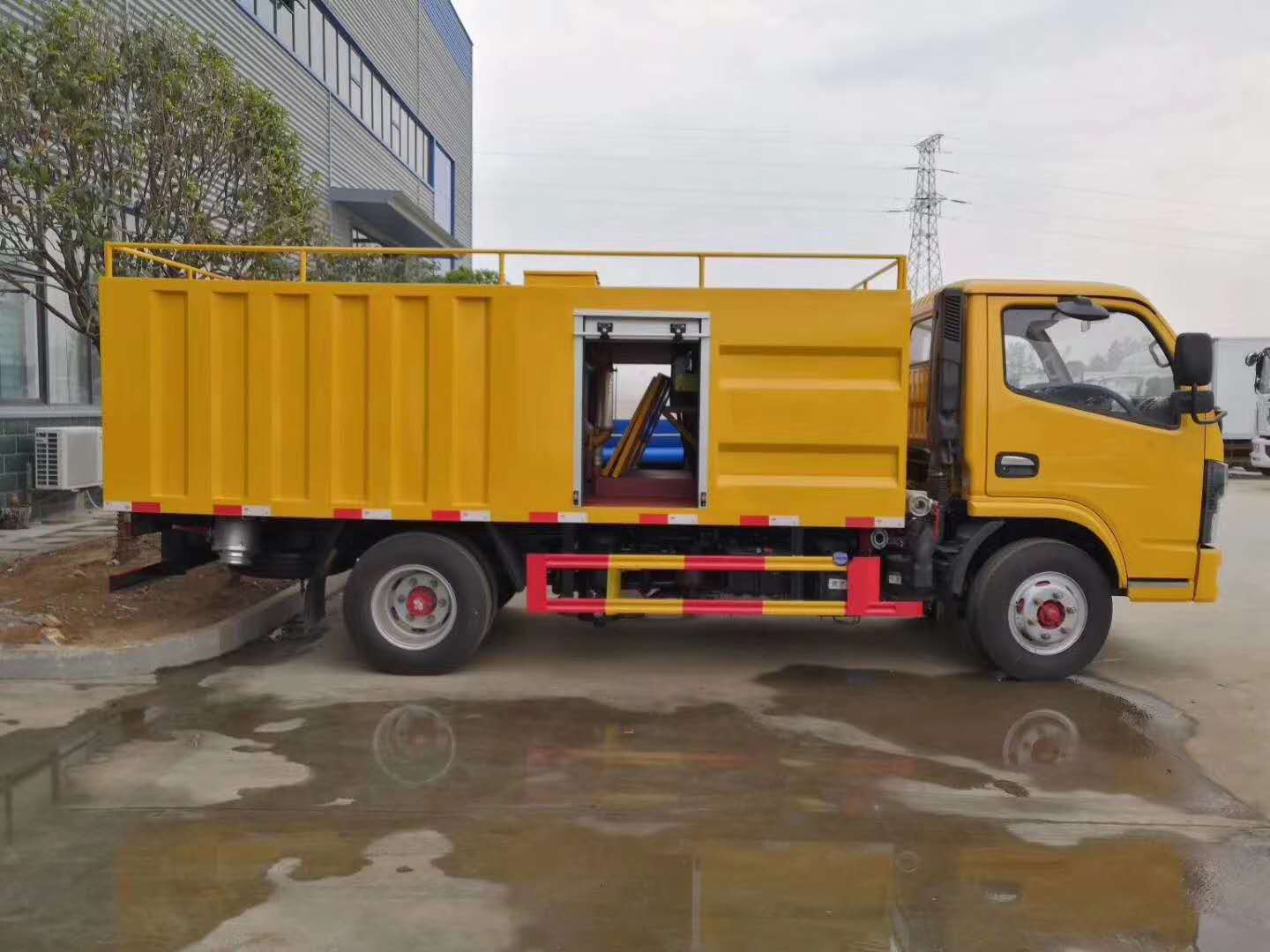 東風(fēng)多利卡不超重清洗吸污車