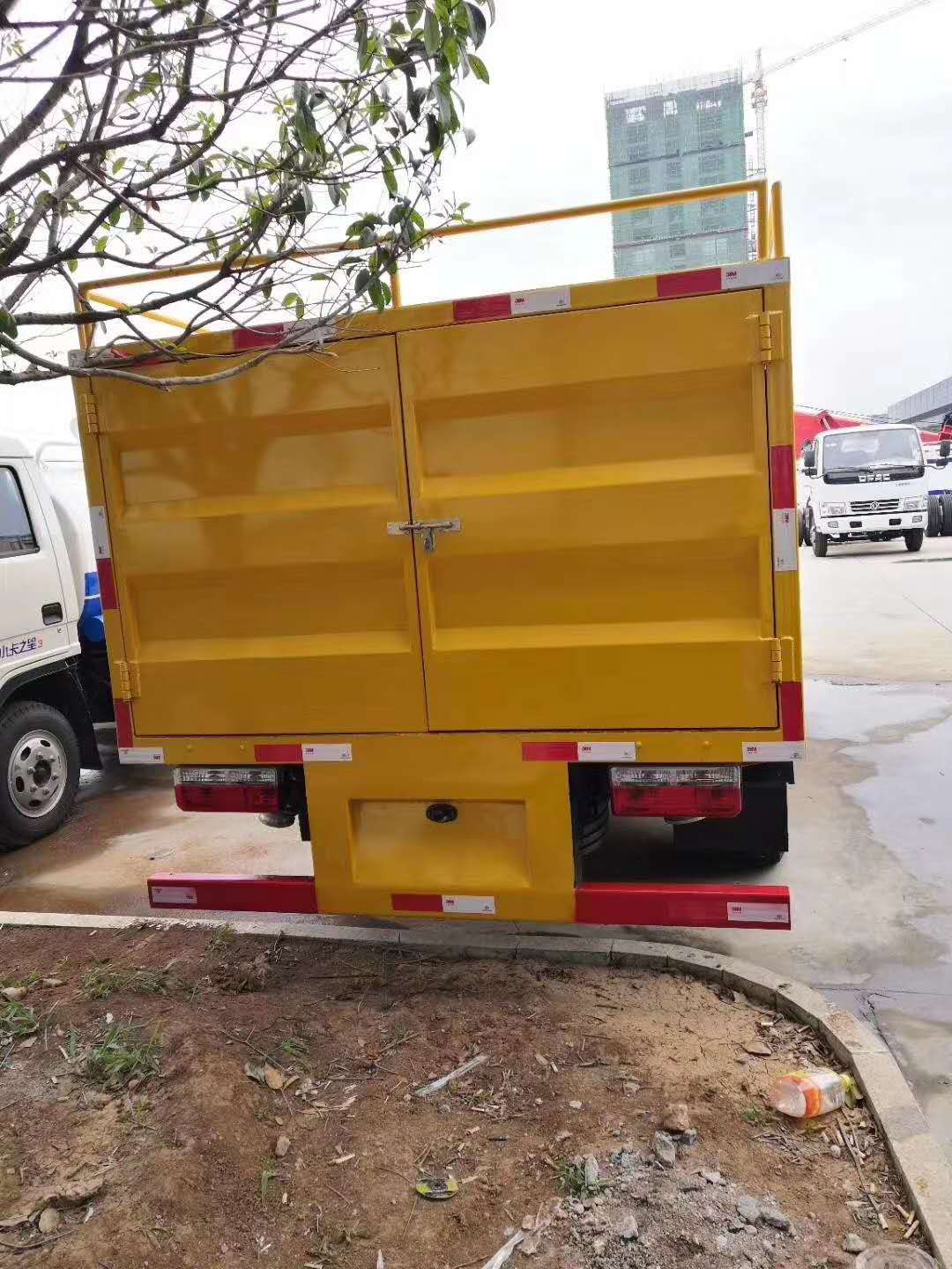 東風(fēng)多利卡不超重清洗吸污車