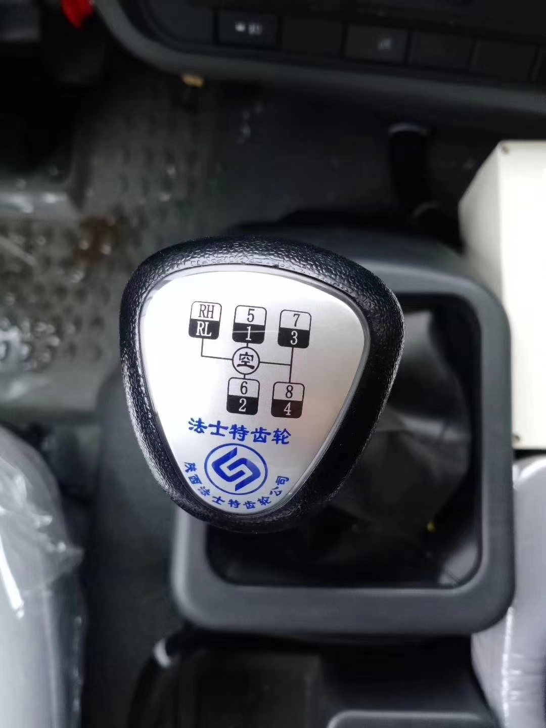 國(guó)五12方高性價(jià)比灑水車在哪買？國(guó)五灑水車多少錢？