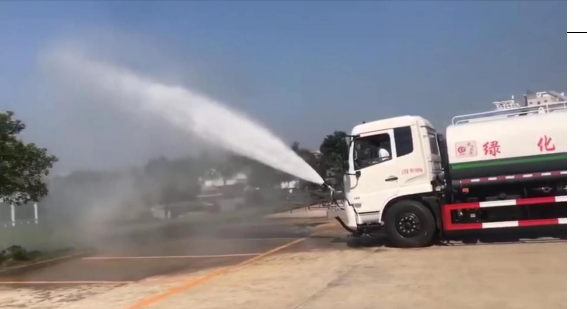 东风绿化洒水车 洒水车配件 洒水车工作状态