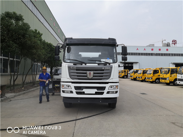 聯(lián)合重卡12方輕型攪拌車廠家價格