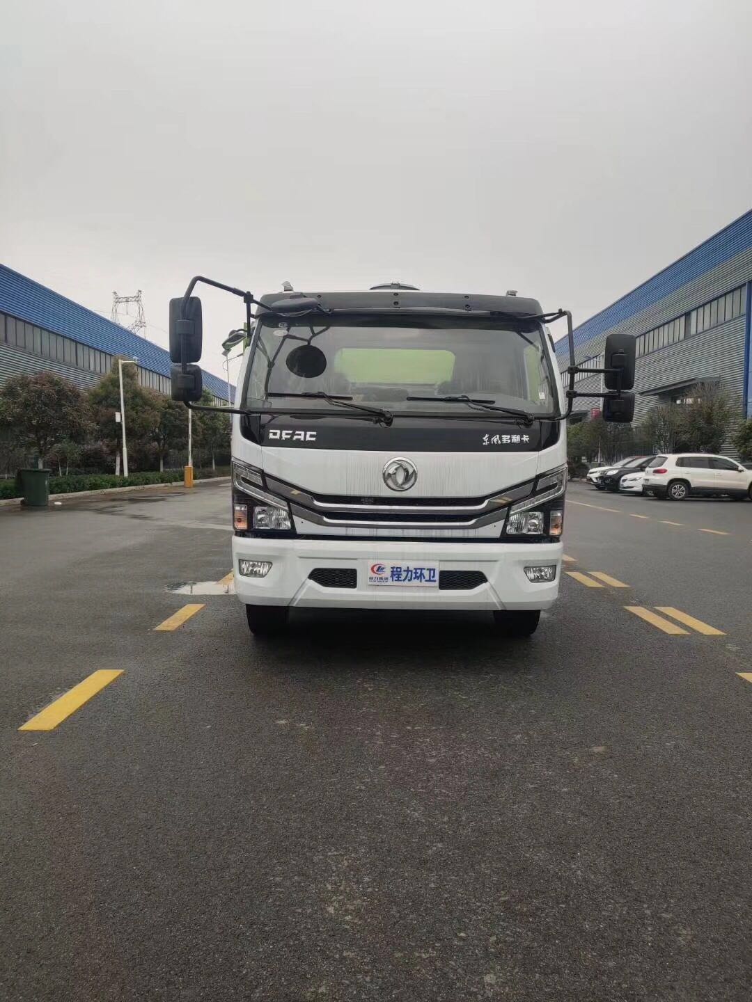 國(guó)六東風(fēng)大多利卡清洗吸污車(chē) (4)