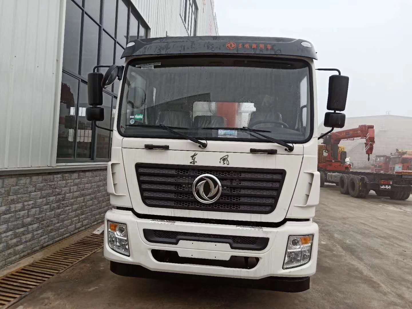 平板車,平板運輸車,平板拖車,挖機拖車,東風(fēng)平板車,錦程平板車,廠家直銷:18771329166