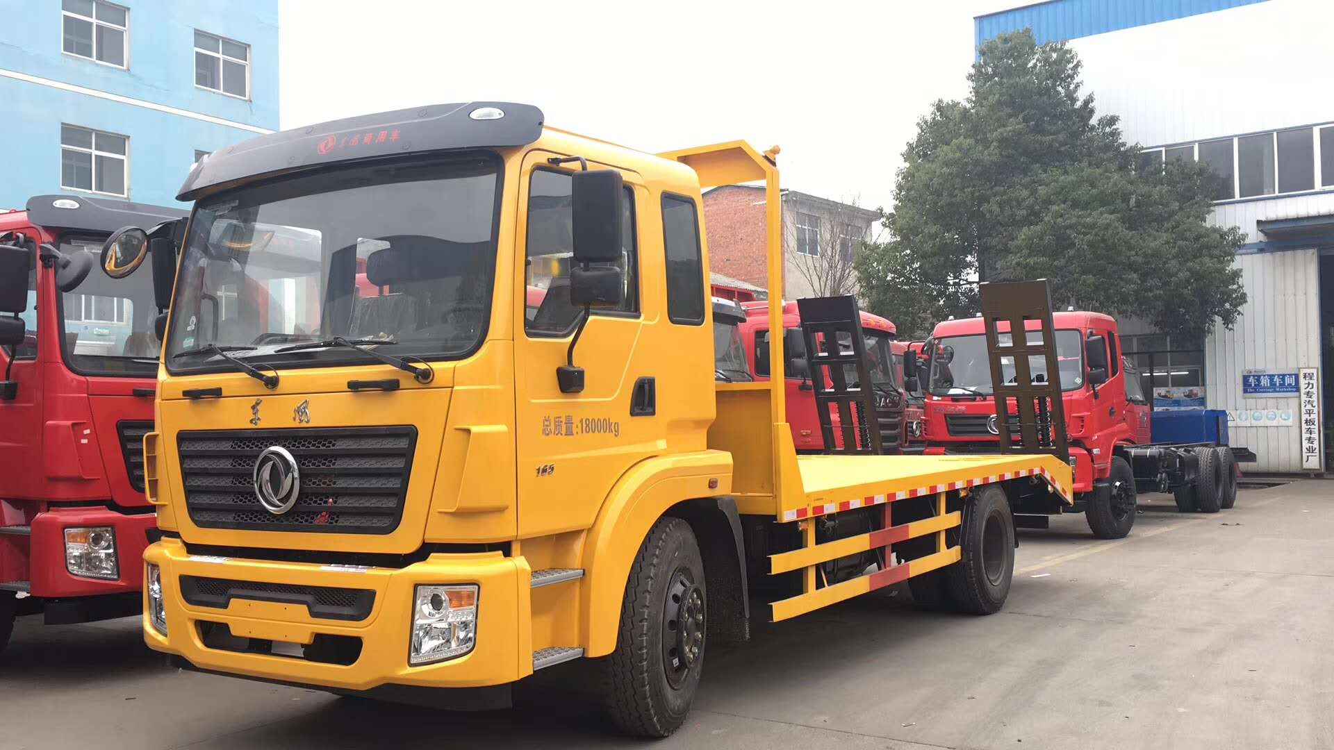 平板車,平板運輸車,平板拖車,挖機拖車,東風(fēng)平板車,錦程平板車,廠家直銷:18771329166