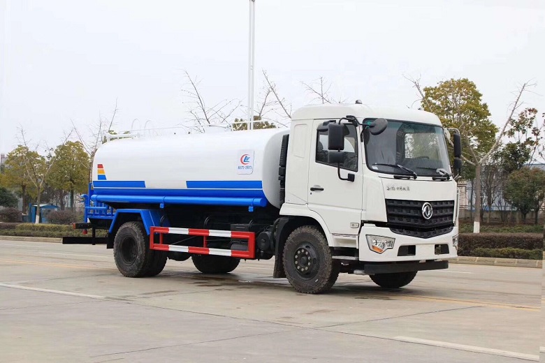 东风D3系列15方洒水车