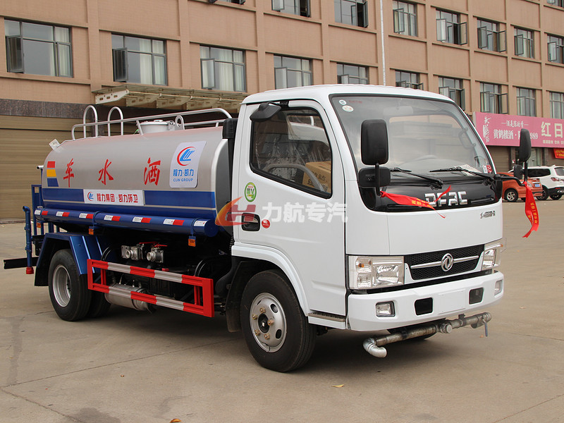 国五东风多利卡5方洒水车图片
