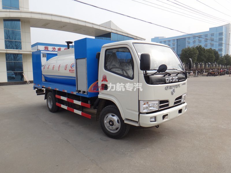 東風(fēng)4噸瀝青灑布車圖片