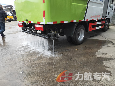 東風(fēng)D6多利卡 4方水利凈漿灑布車 撒布車