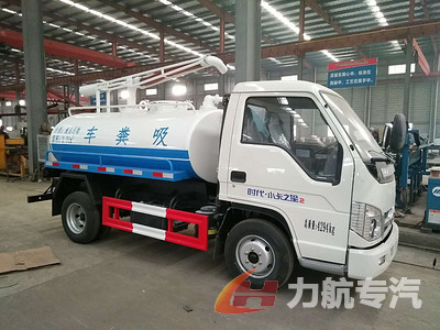 东风轻型3吨吸粪车