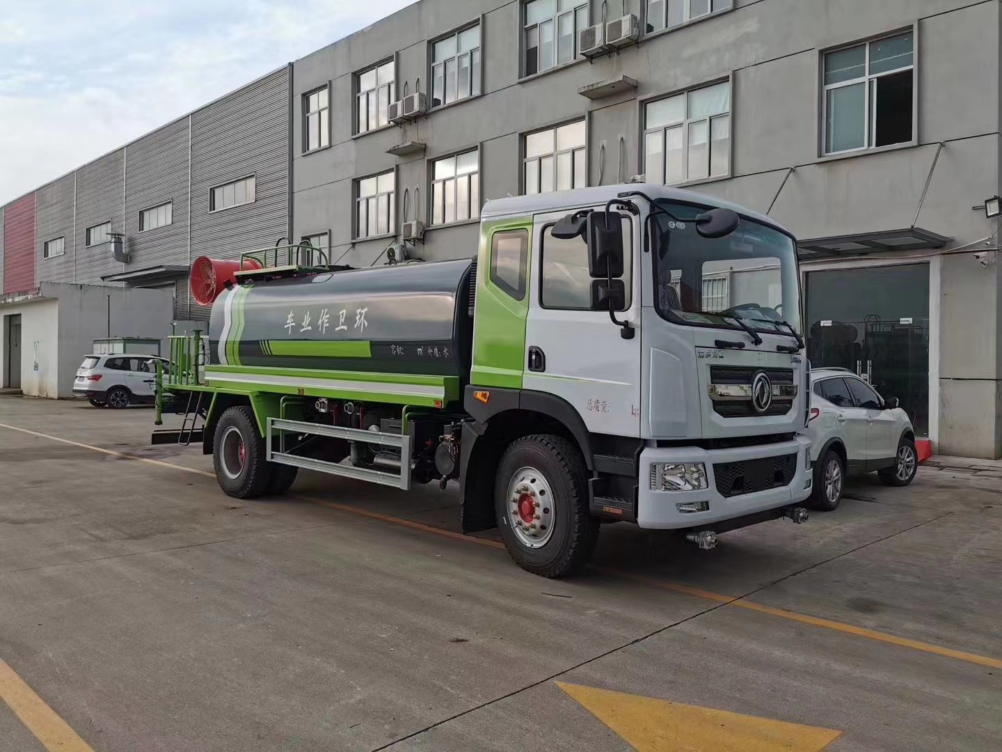 国六14方绿化洒水车