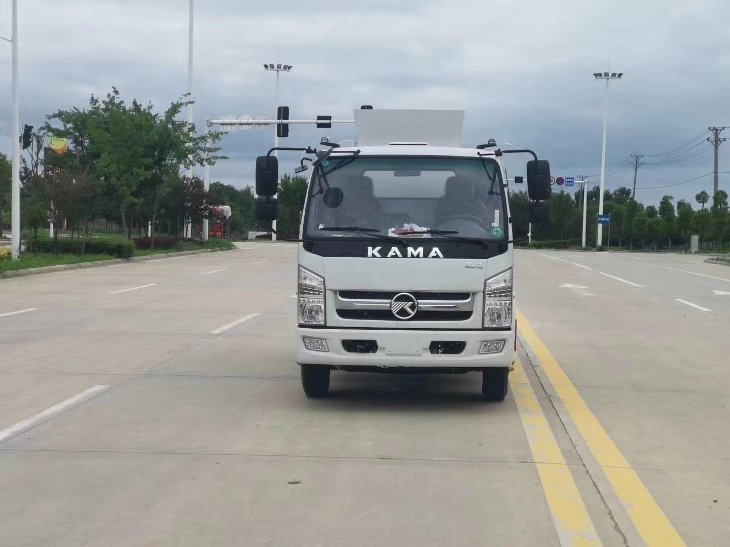 凯马国六蓝牌6方挂桶垃圾车