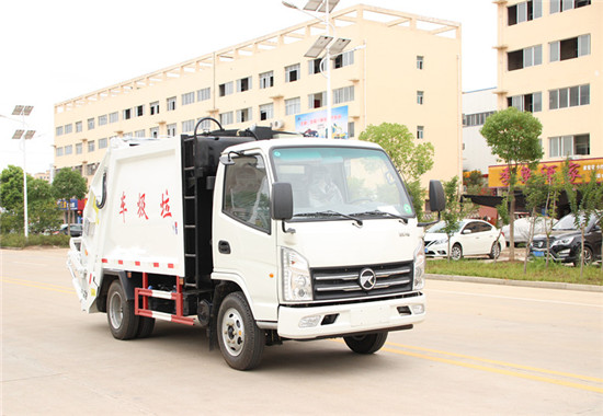 4方凱馬壓縮式垃圾車圖片